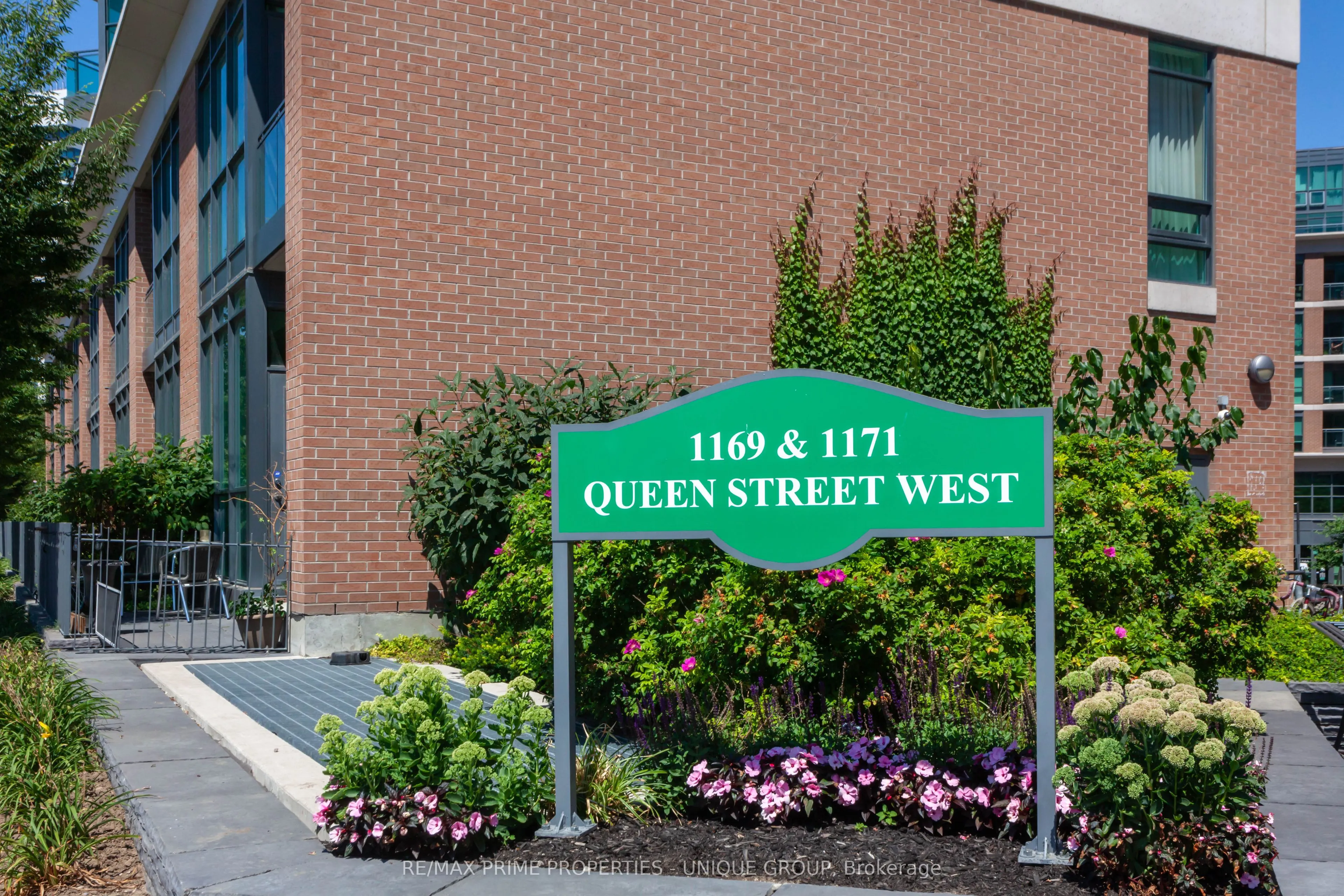 1169 Queen Street W, #618