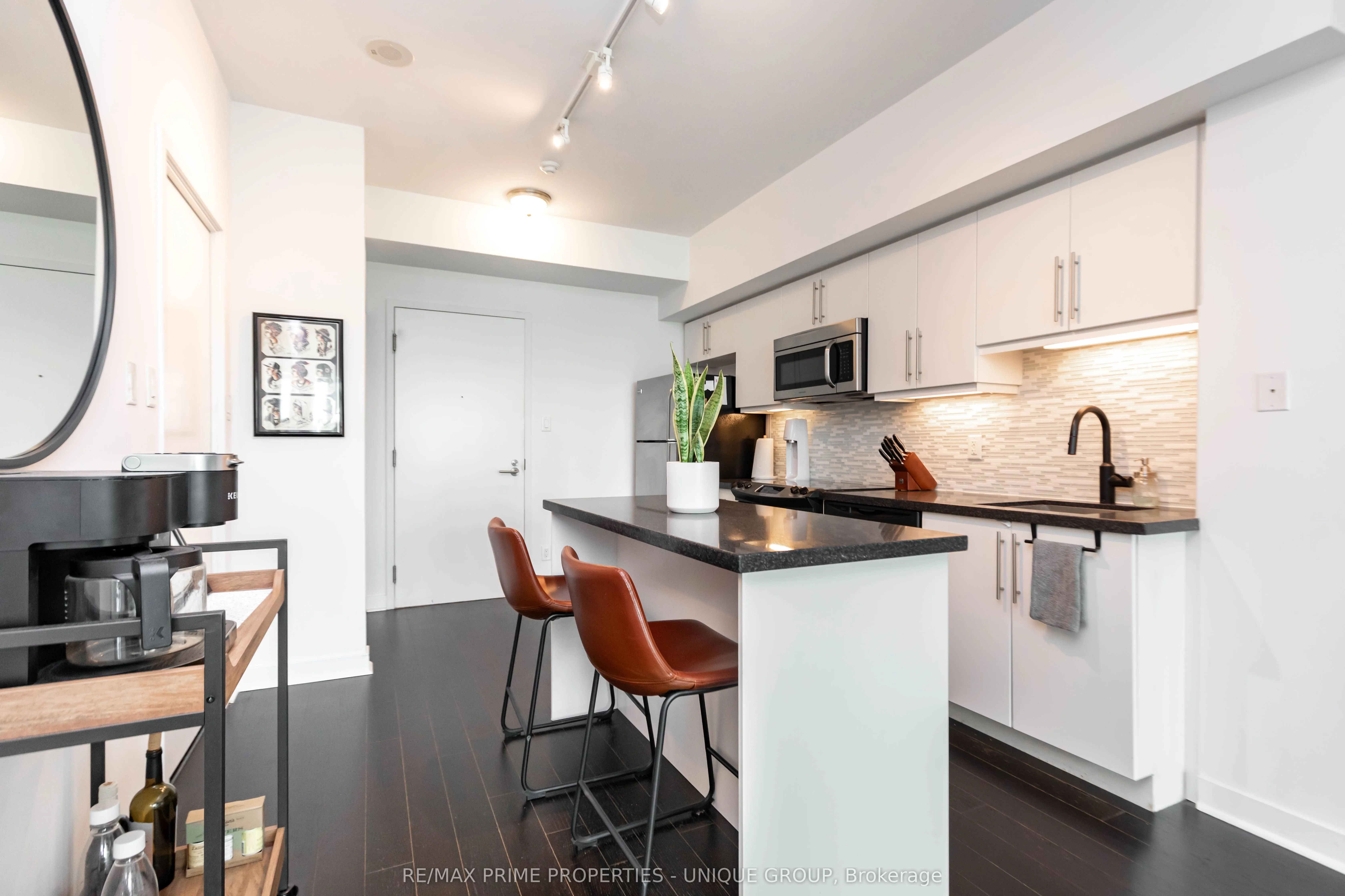1169 Queen Street W, #618