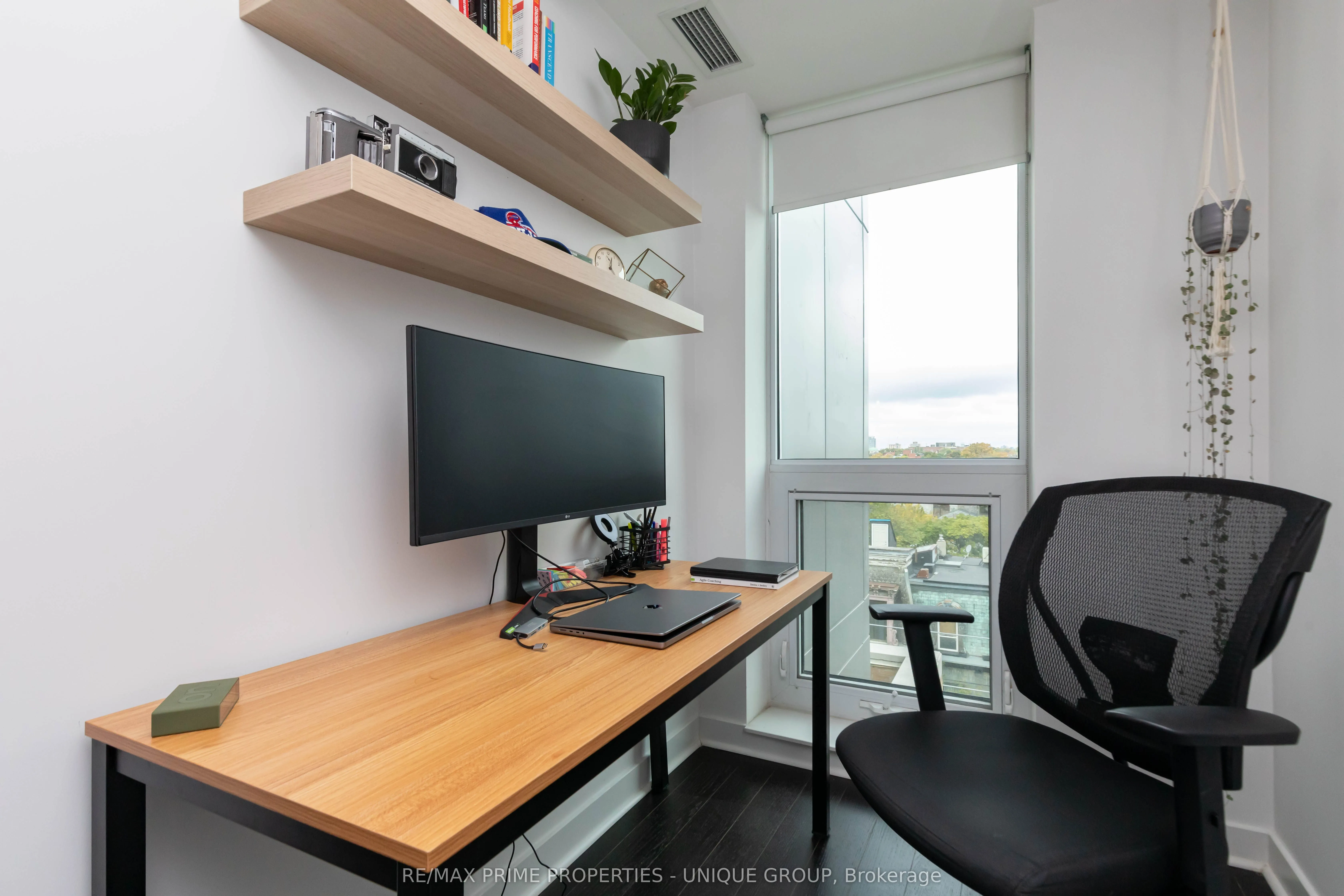 1169 Queen Street W, #618