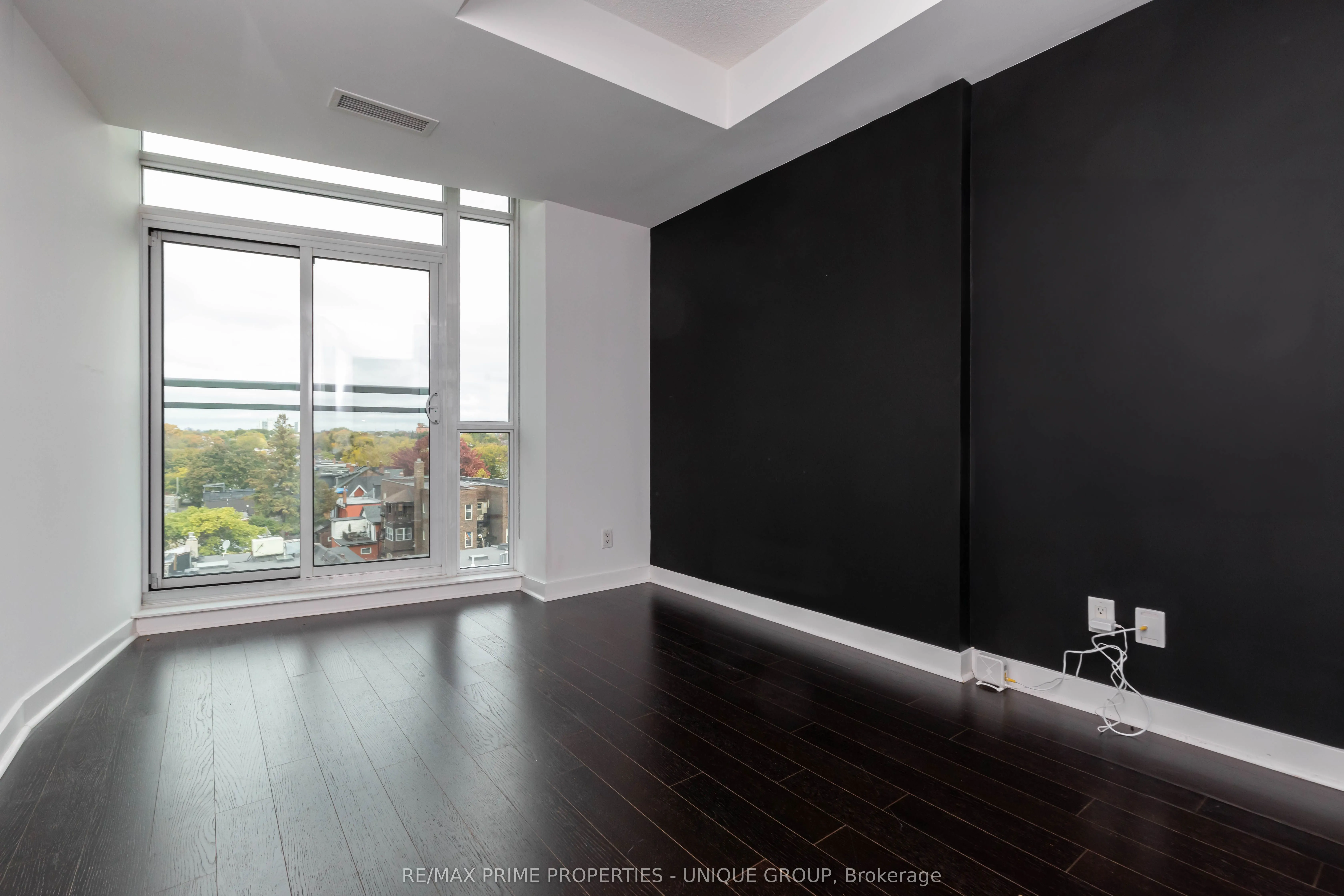 1169 Queen Street W, #618