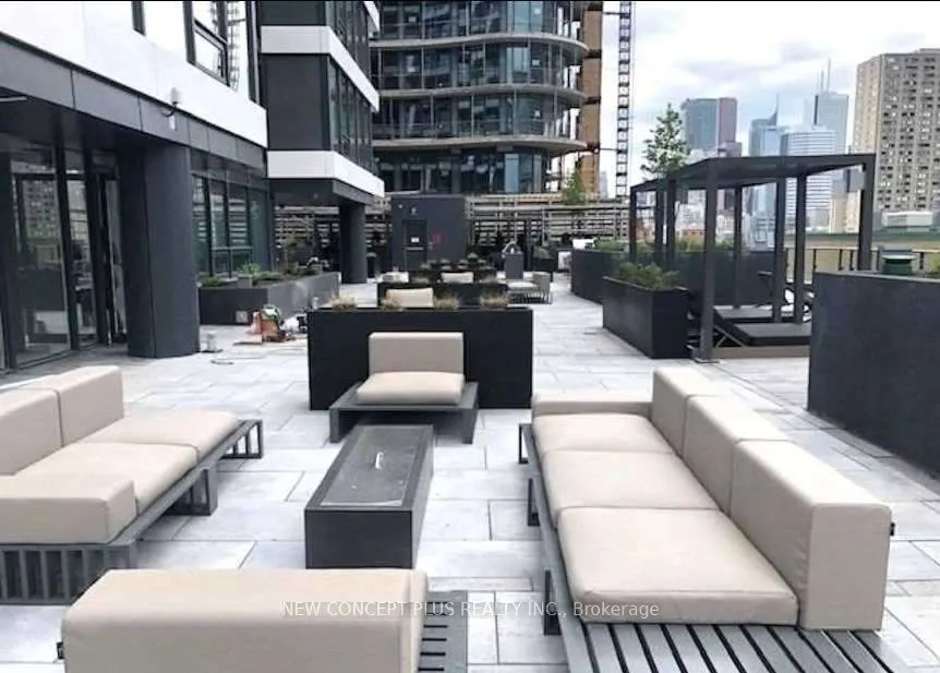 161 Roehampton Avenue, #1813