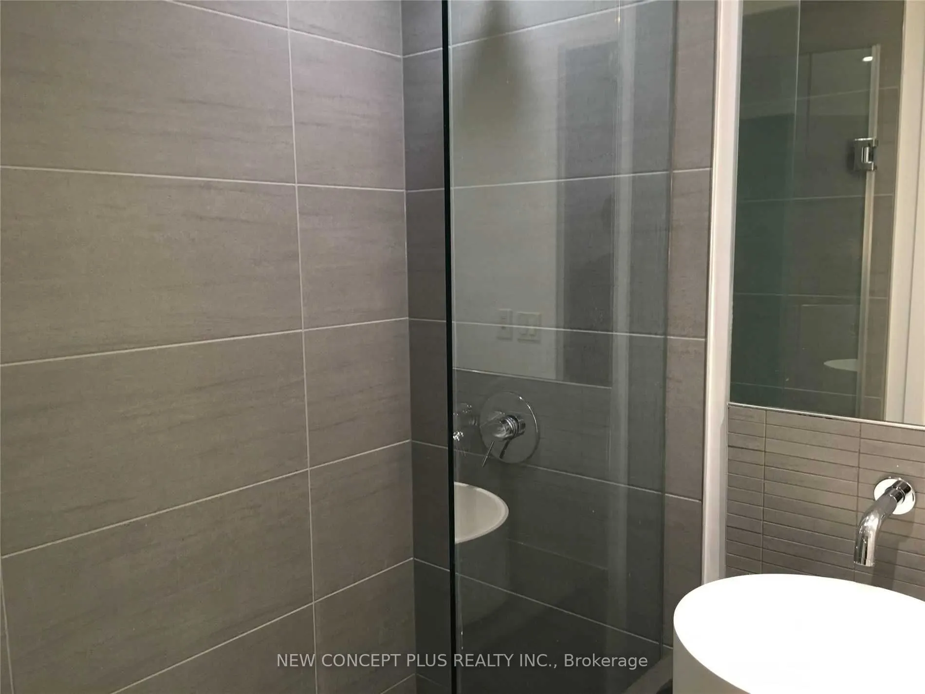 161 Roehampton Avenue, #1813