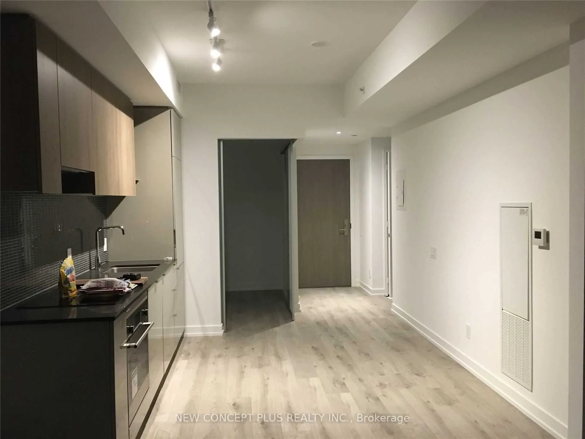 161 Roehampton Avenue, #1813