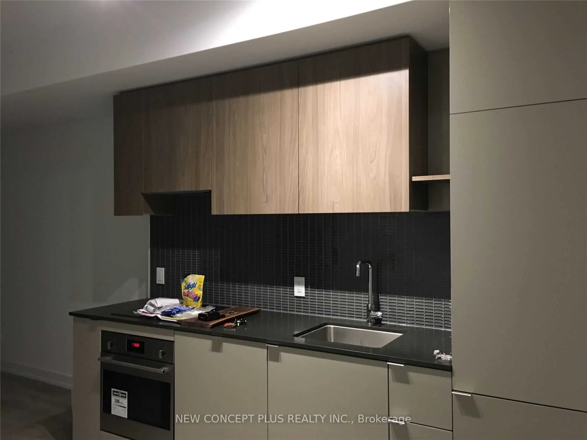 161 Roehampton Avenue, #1813