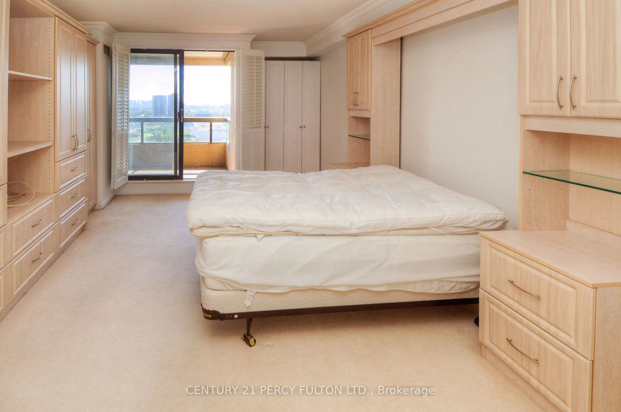 1 Concorde Place, #2103