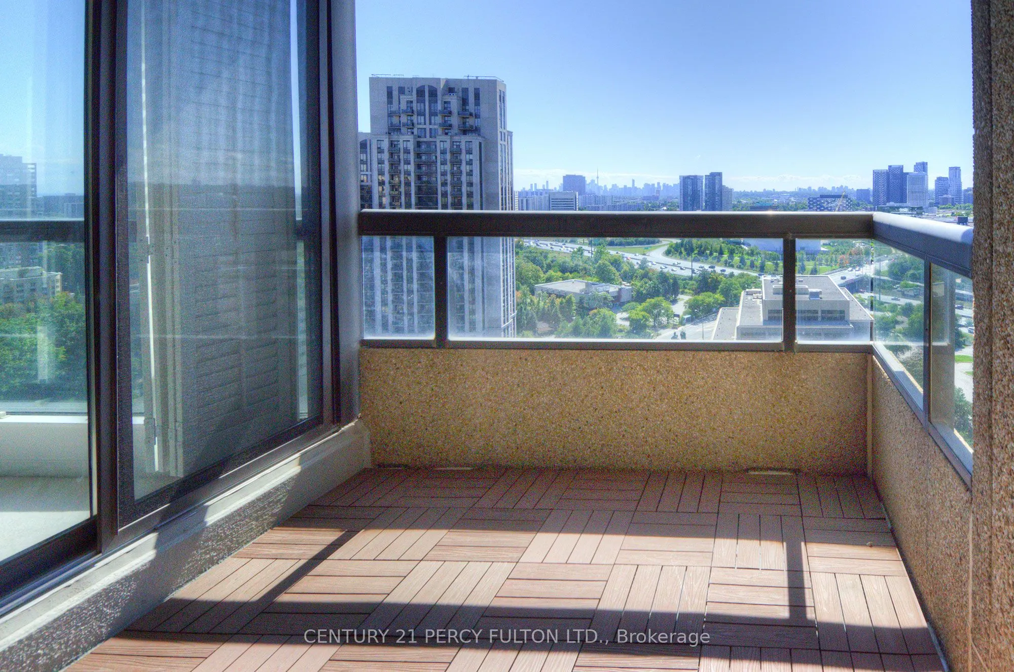 1 Concorde Place, #2103