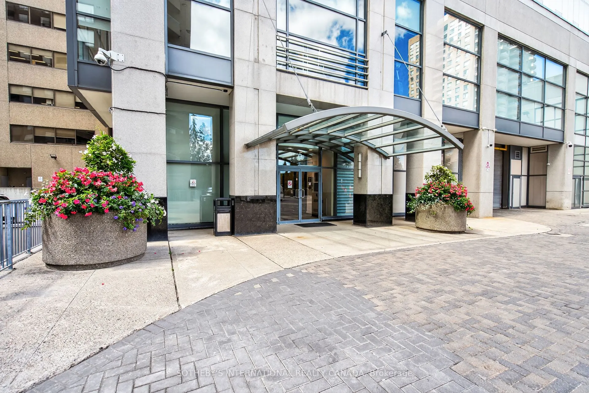 8 Hillcrest Avenue, #PH101