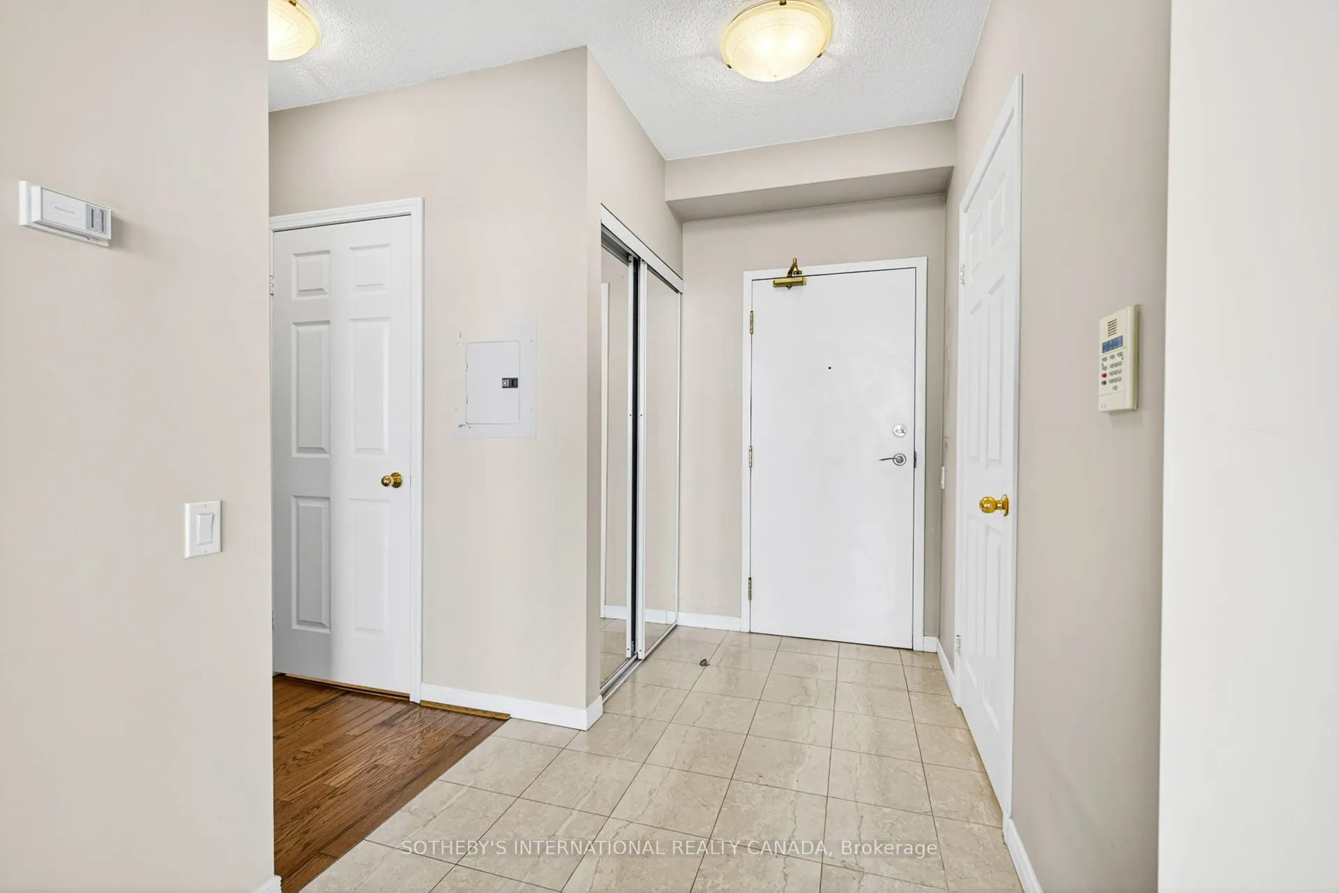 8 Hillcrest Avenue, #PH101