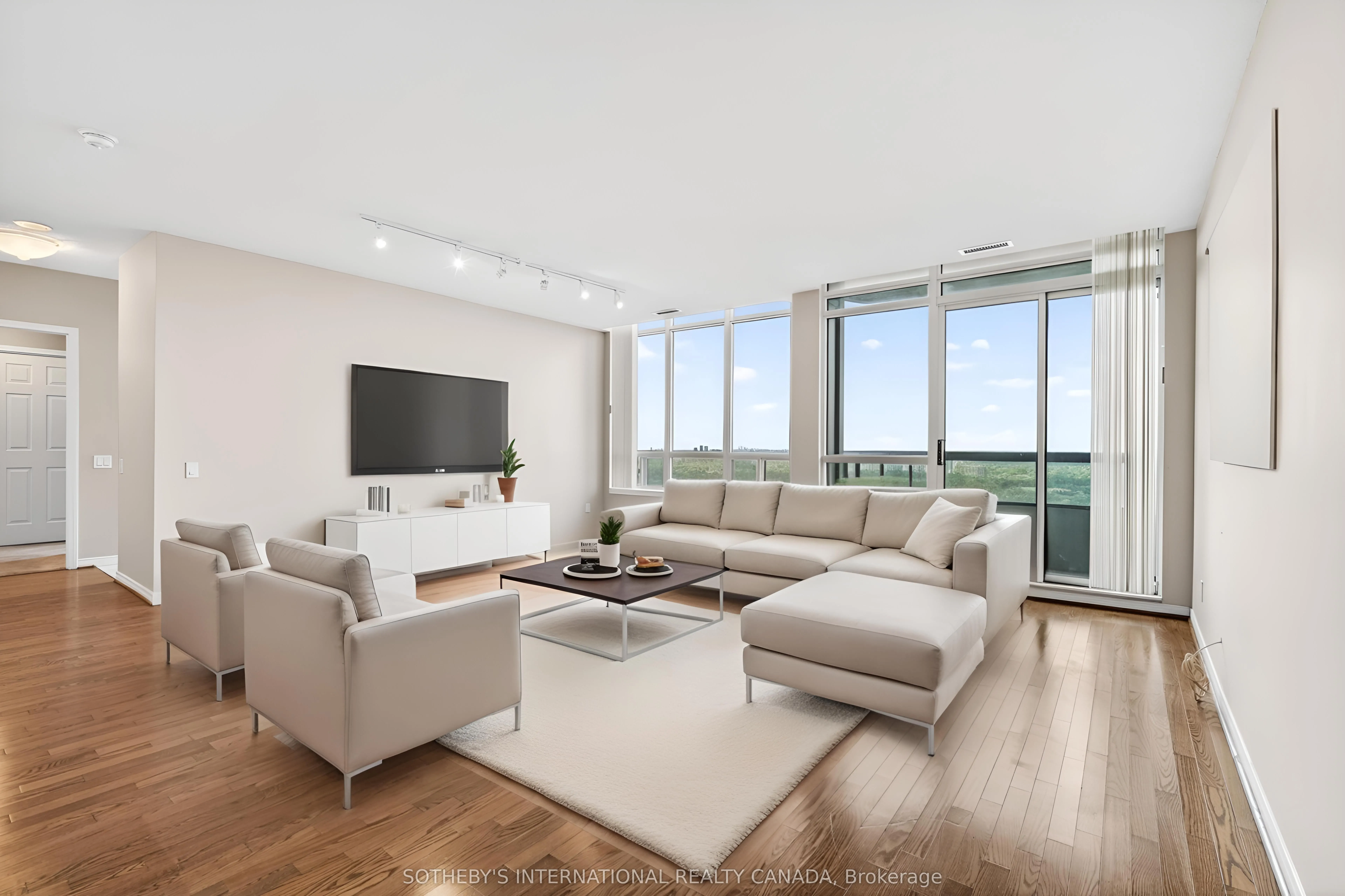 8 Hillcrest Avenue, #PH101