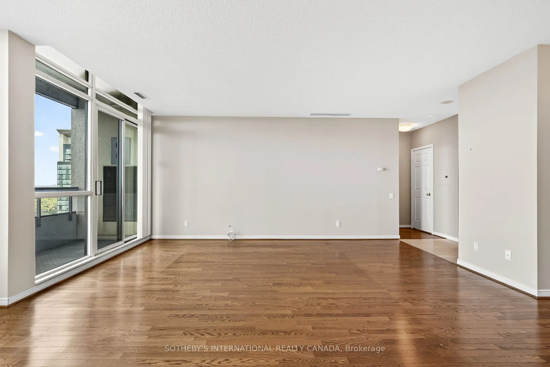 8 Hillcrest Avenue, #PH101