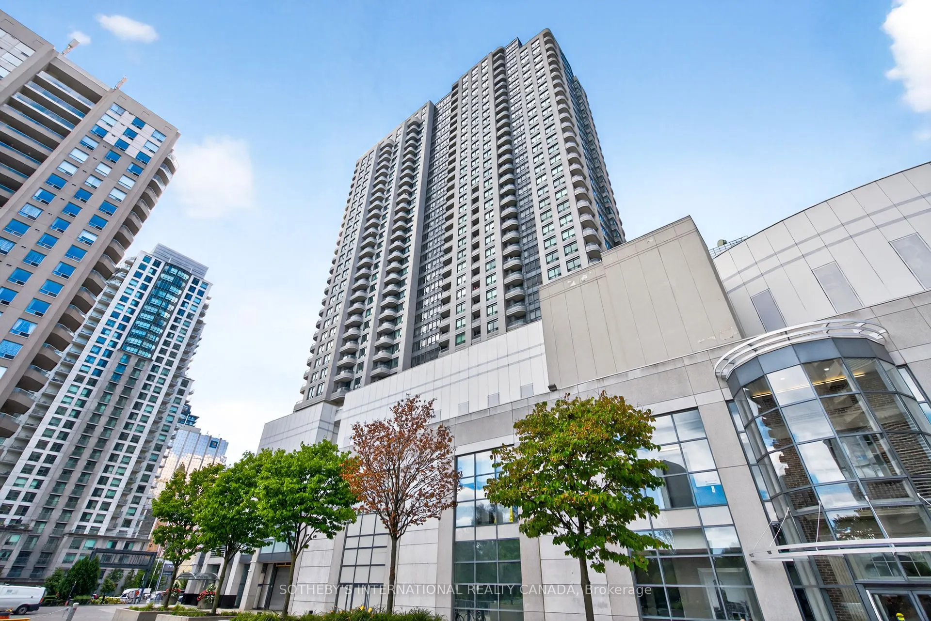 8 Hillcrest Avenue, #PH101