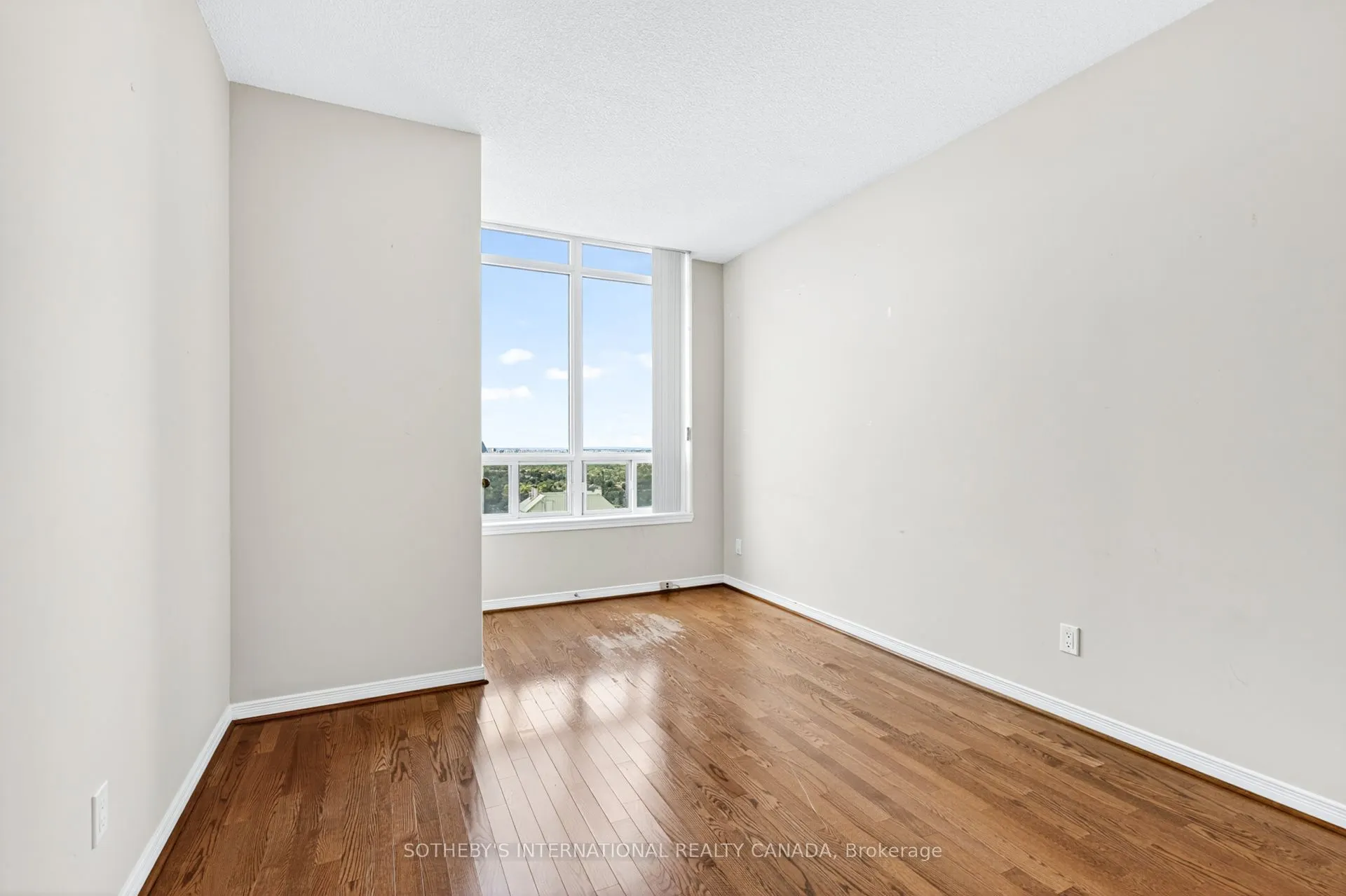 8 Hillcrest Avenue, #PH101