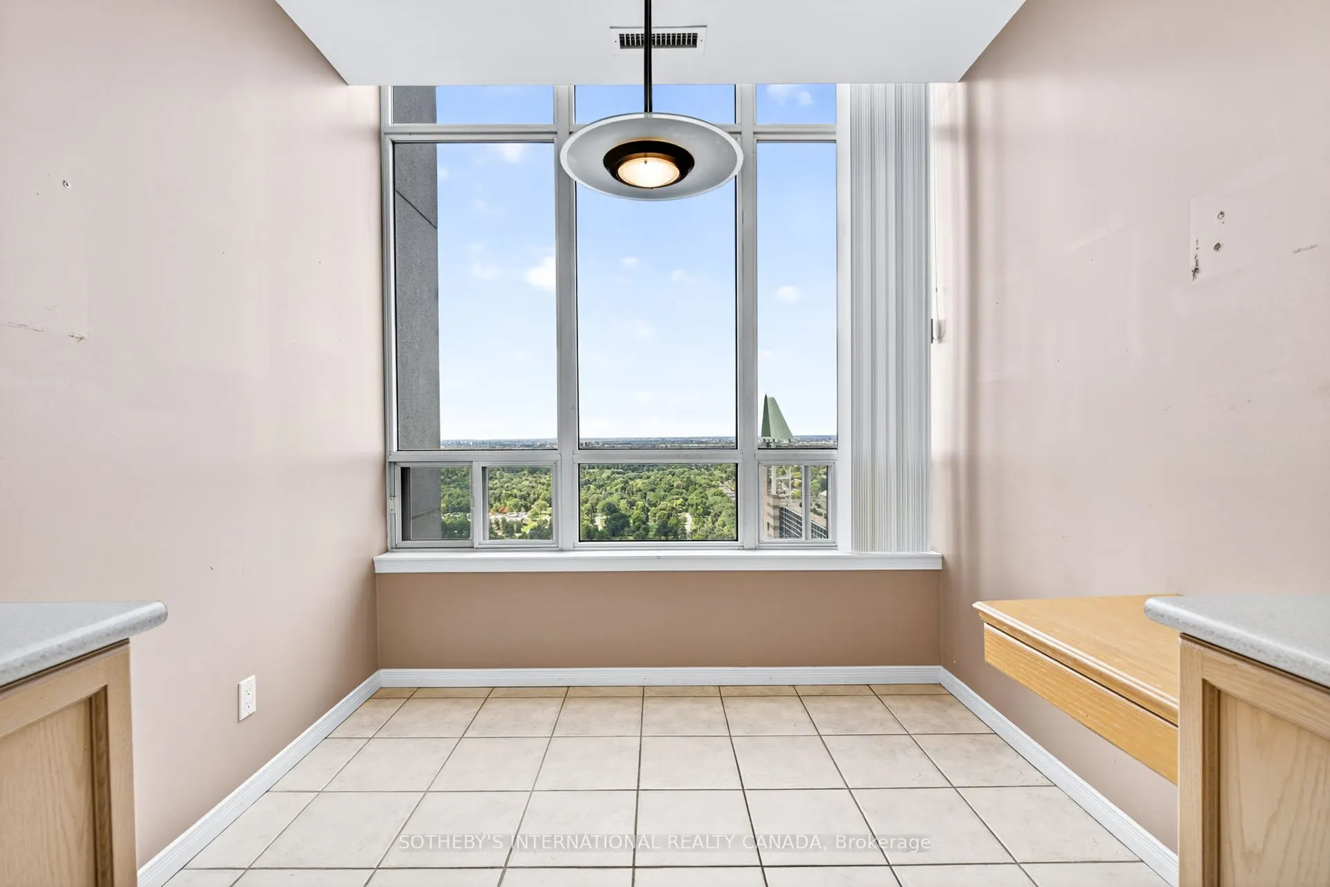 8 Hillcrest Avenue, #PH101