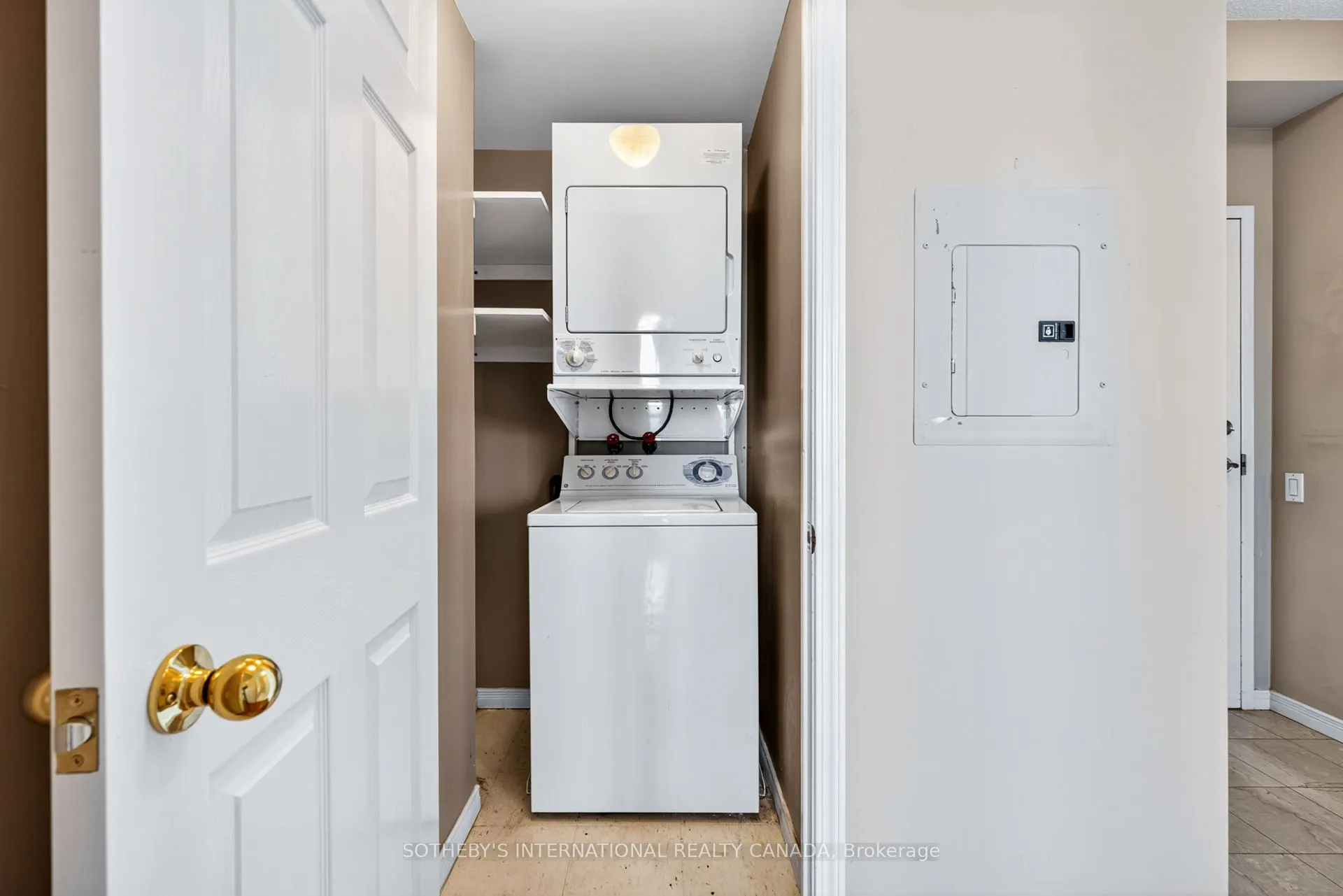 8 Hillcrest Avenue, #PH101