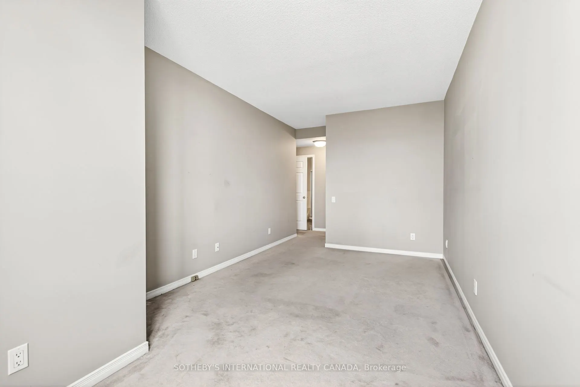 8 Hillcrest Avenue, #PH101