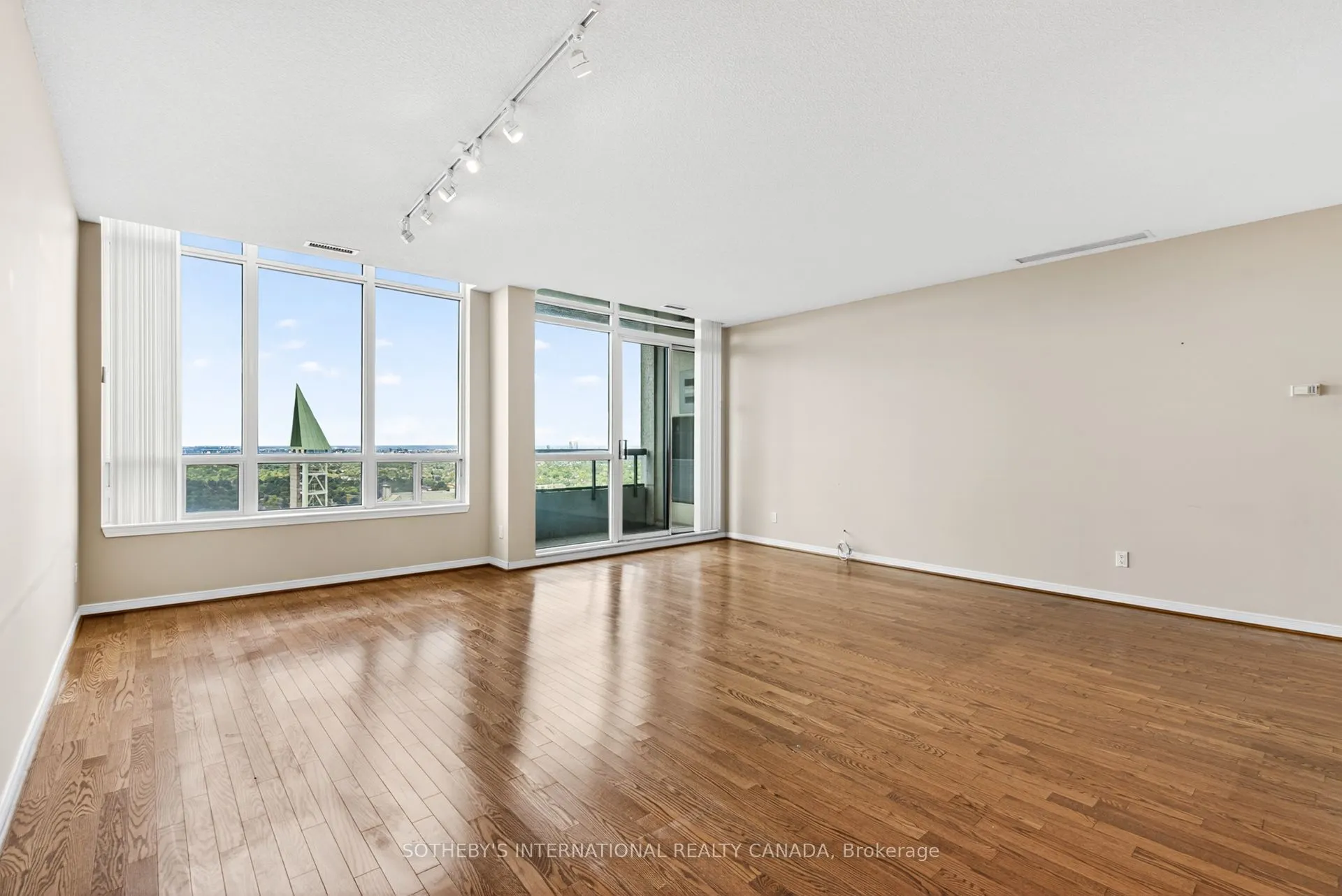 8 Hillcrest Avenue, #PH101