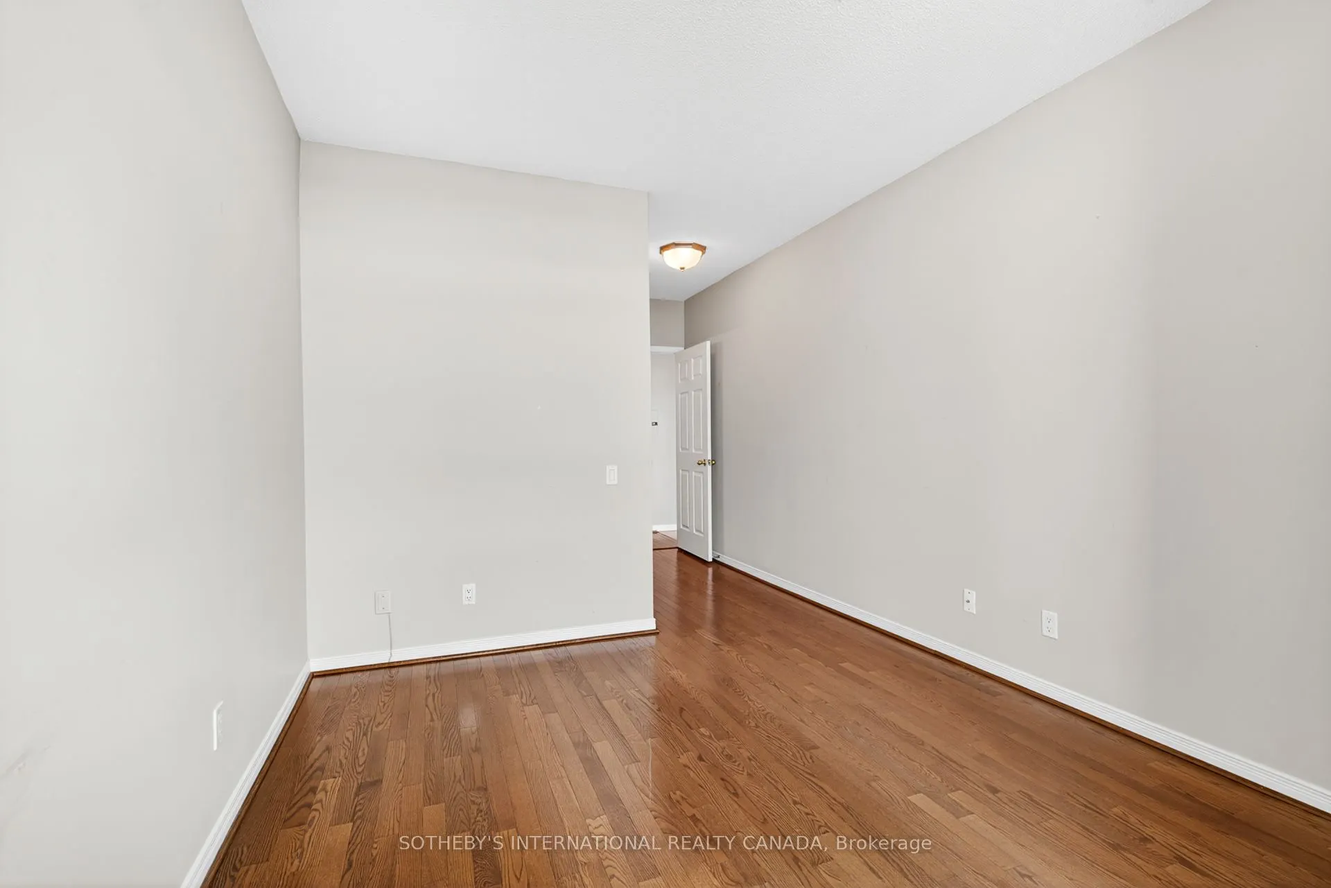8 Hillcrest Avenue, #PH101