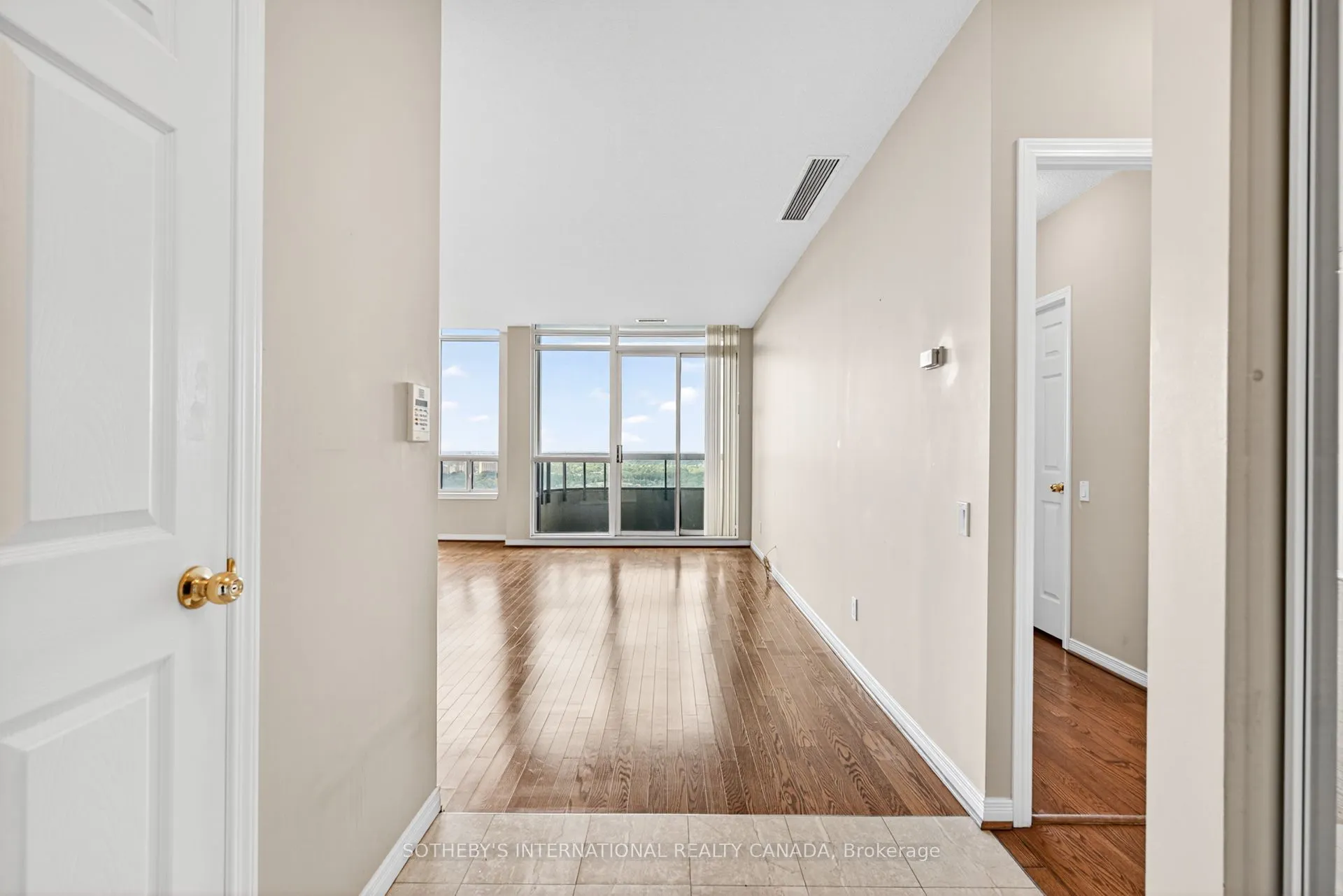 8 Hillcrest Avenue, #PH101