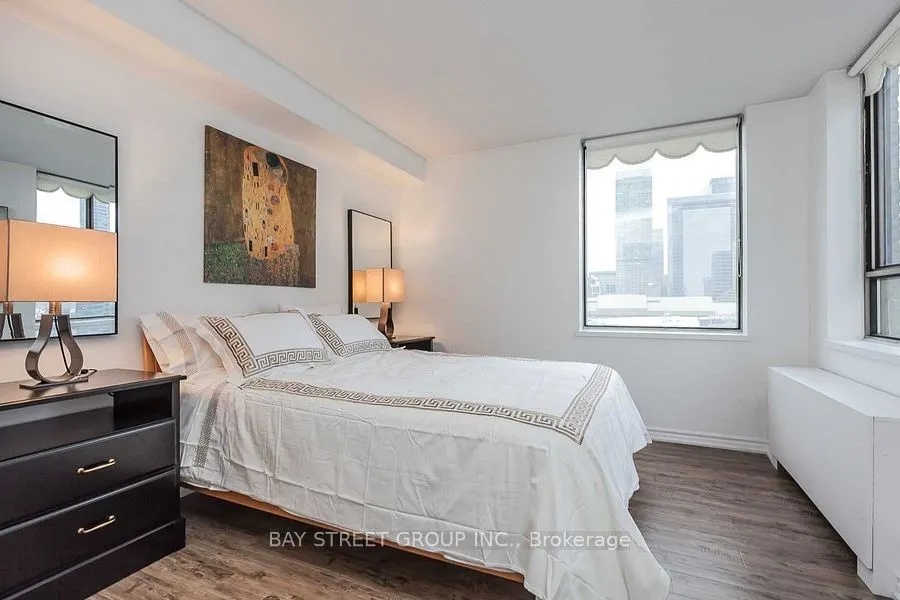 250 Queens Quay W, #1106