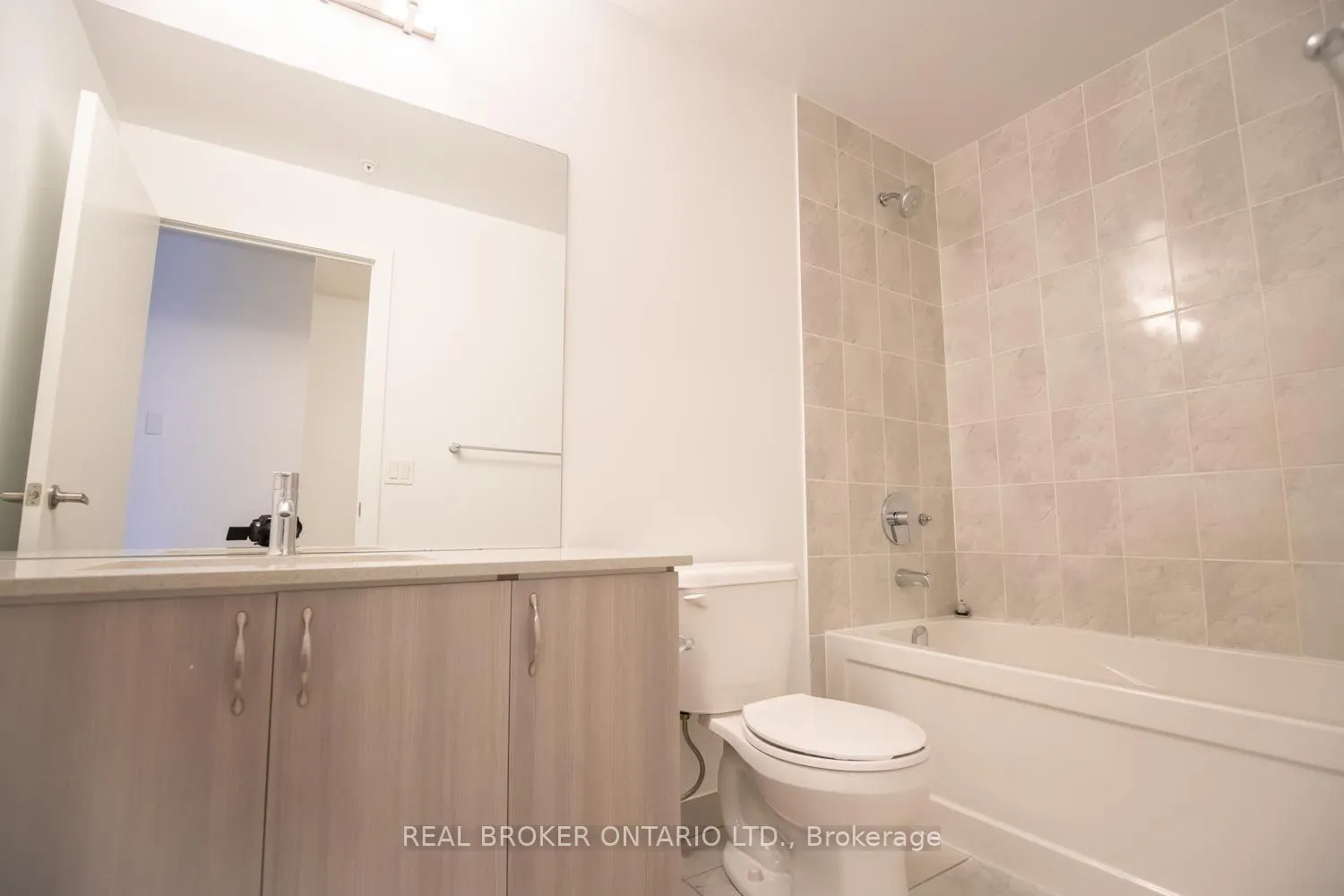 7 Kenaston Gardens, #123