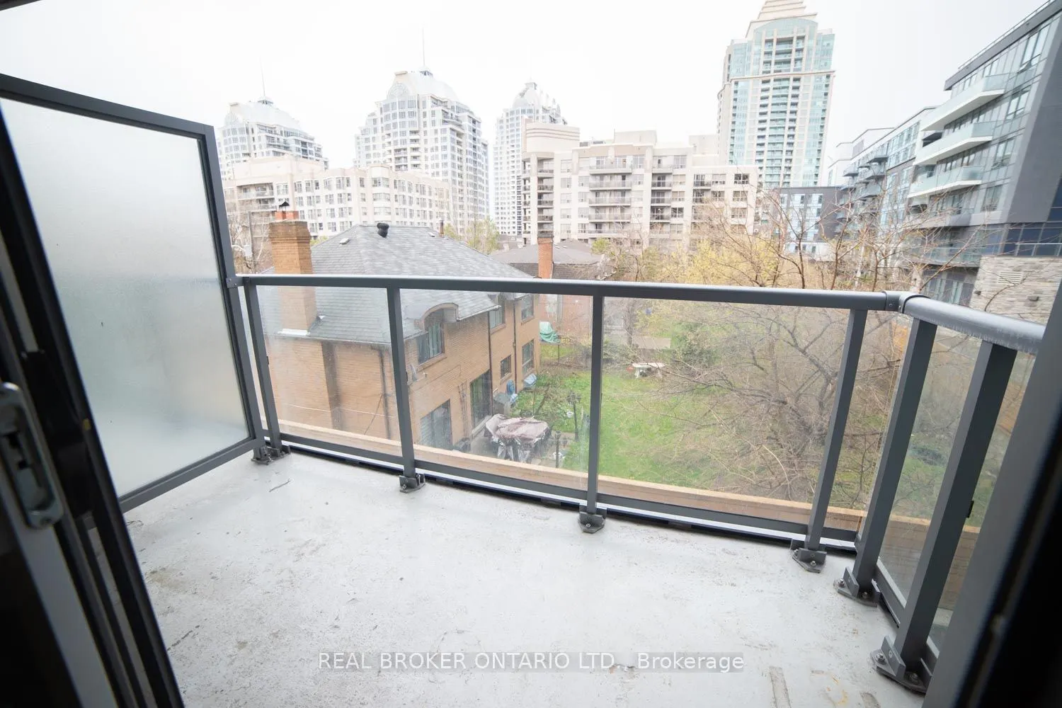 7 Kenaston Gardens, #123