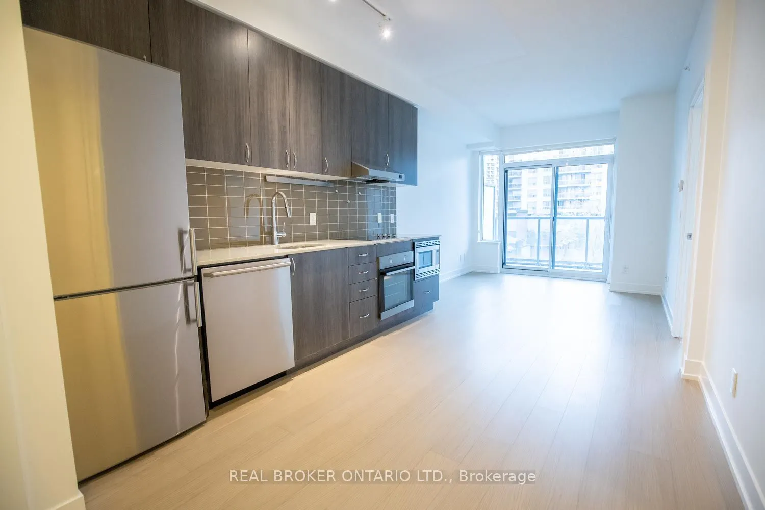 7 Kenaston Gardens, #123