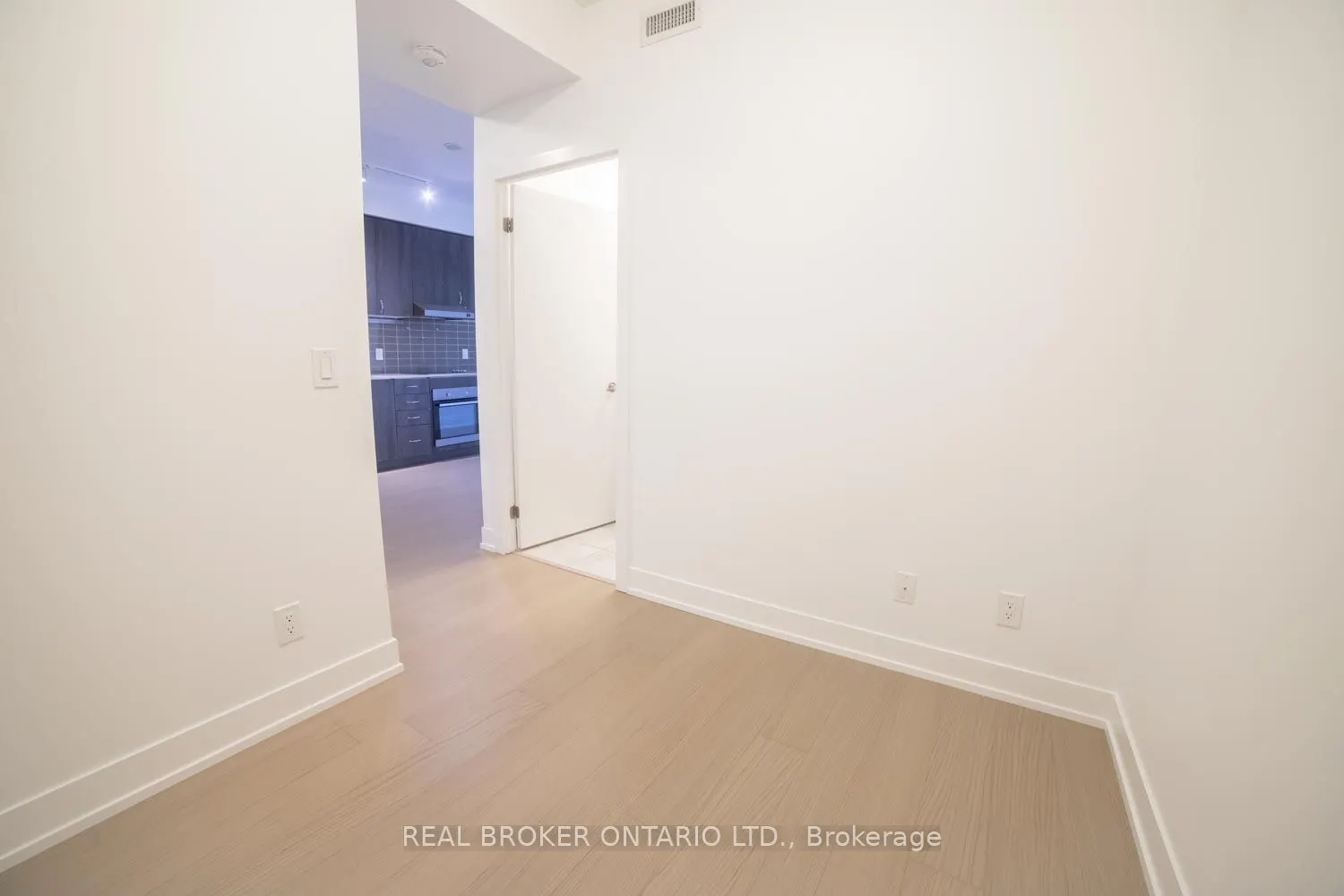 7 Kenaston Gardens, #123
