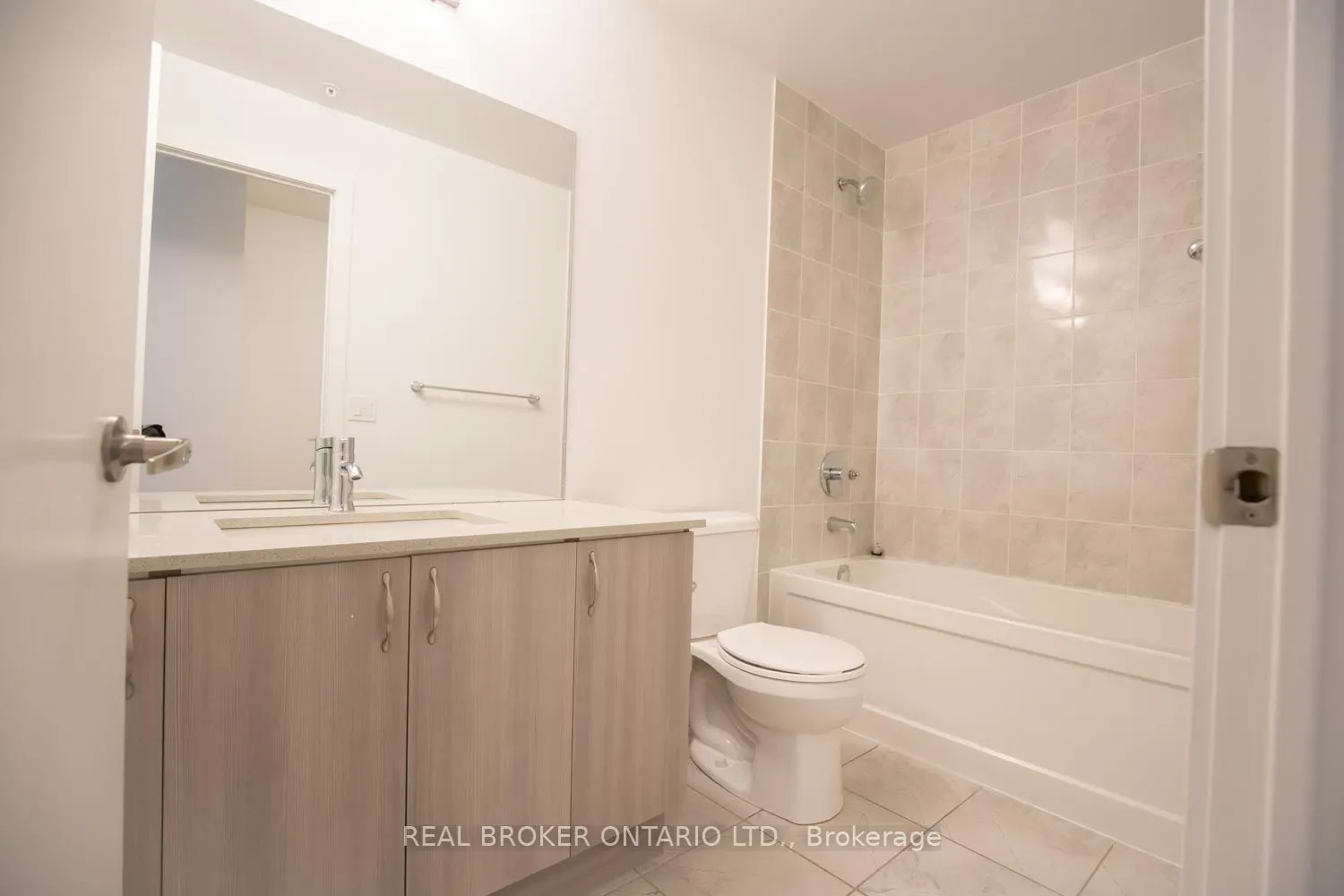 7 Kenaston Gardens, #123