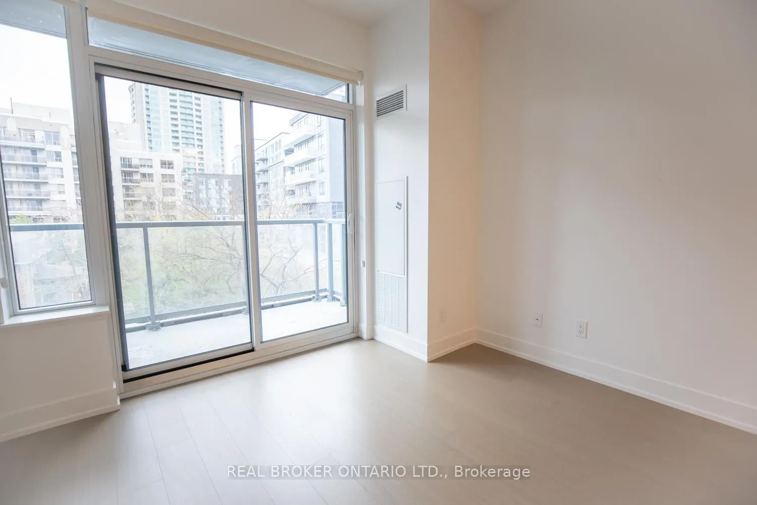 7 Kenaston Gardens, #123