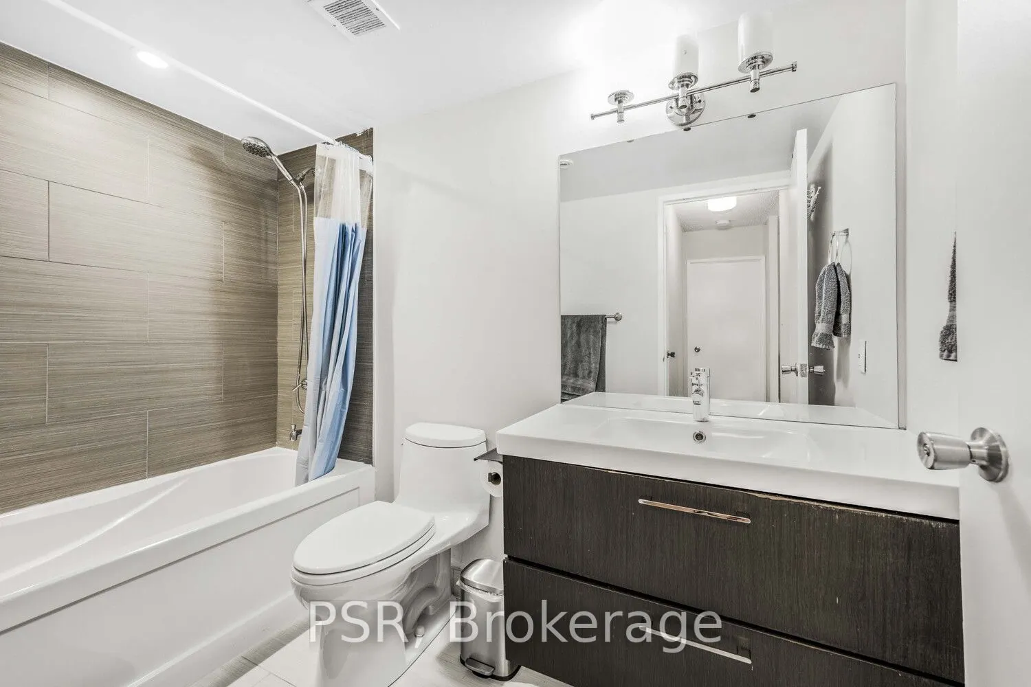 633 Bay Street, #603