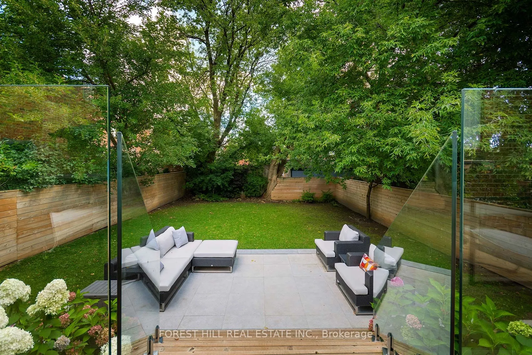 9 PEVERIL Hill S