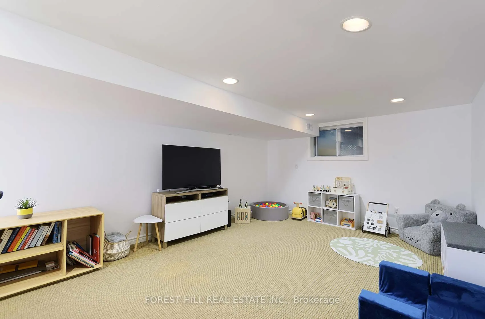 9 PEVERIL Hill S