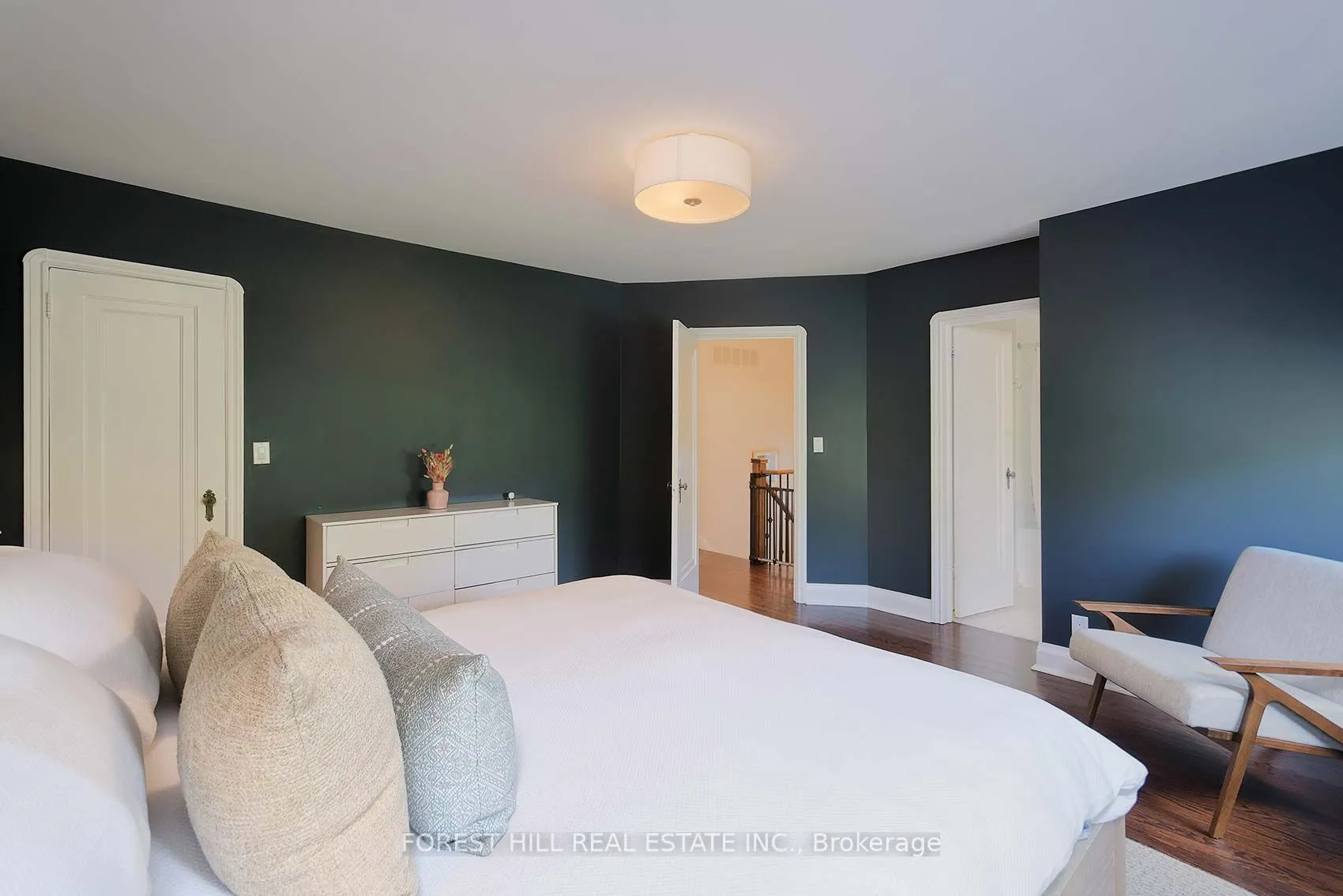 9 PEVERIL Hill S