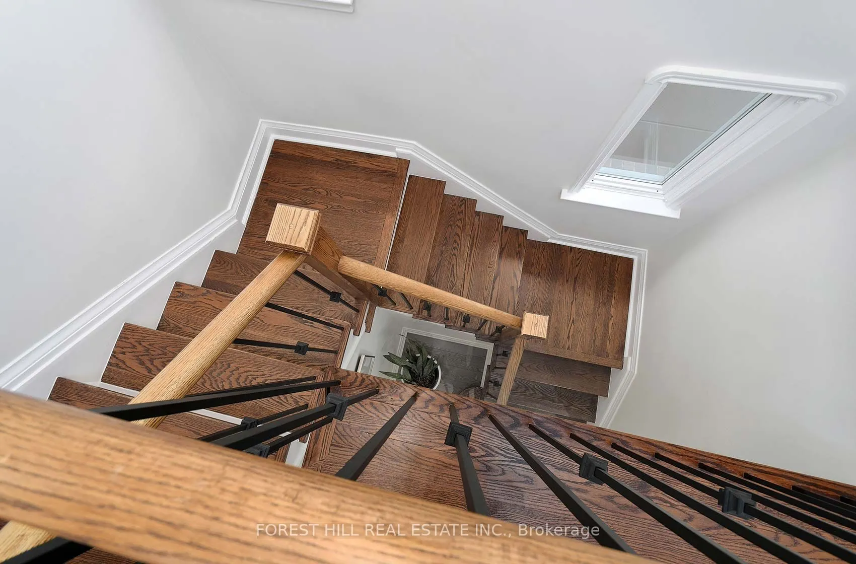 9 PEVERIL Hill S