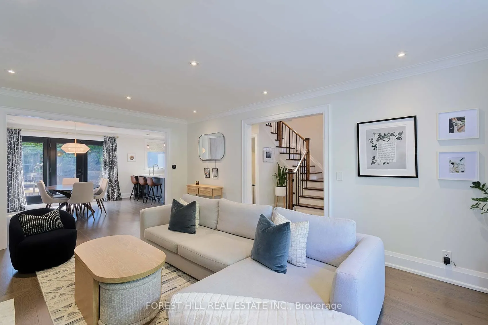 9 PEVERIL Hill S