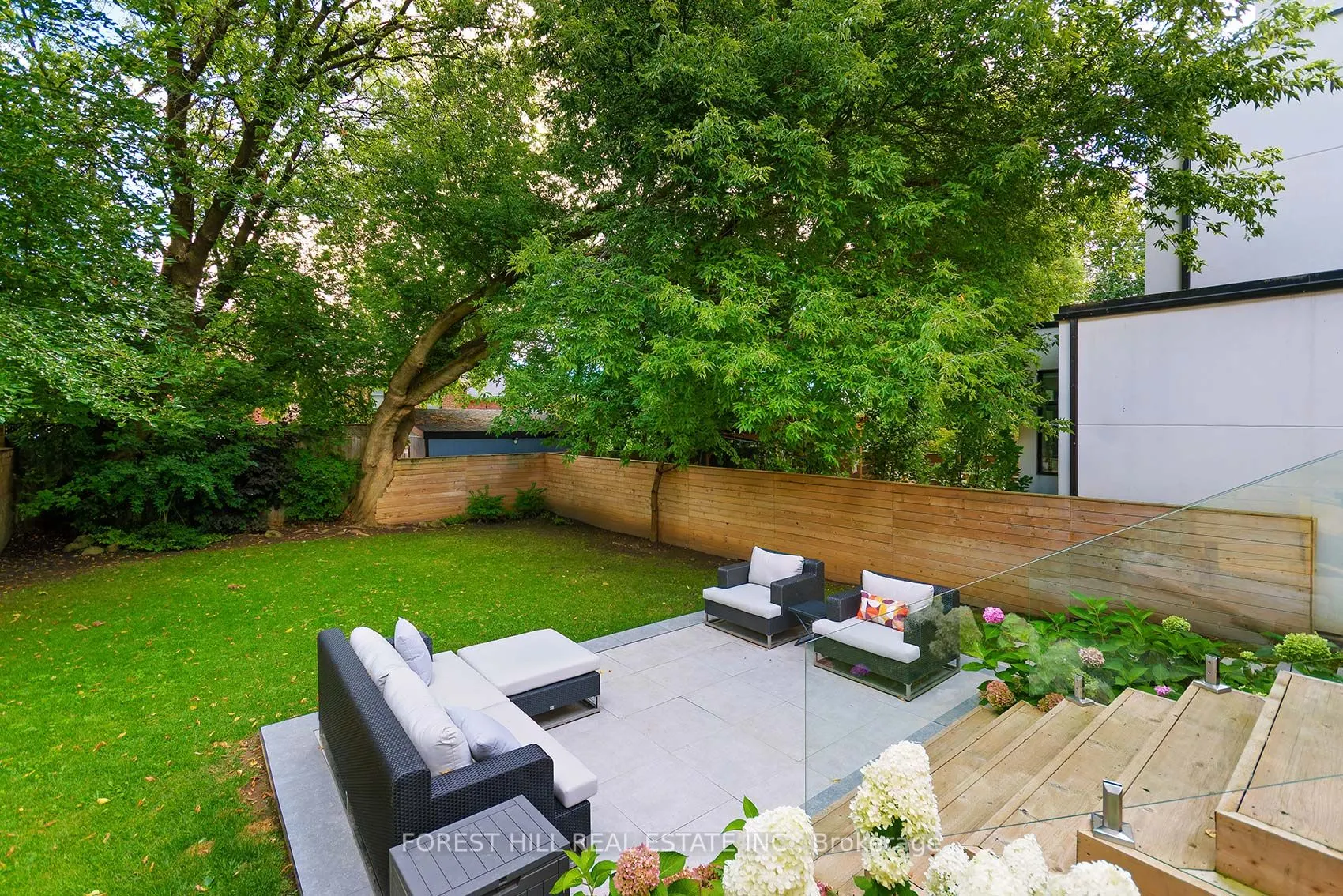9 PEVERIL Hill S