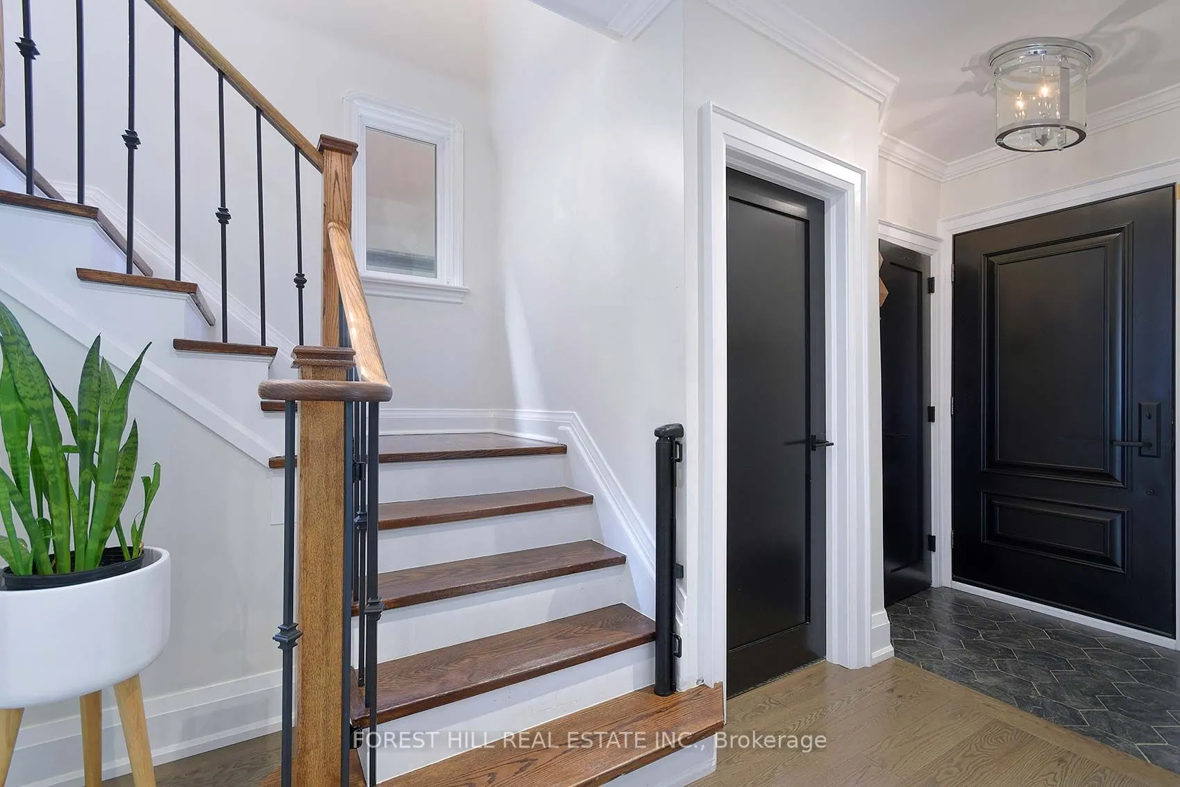 9 PEVERIL Hill S