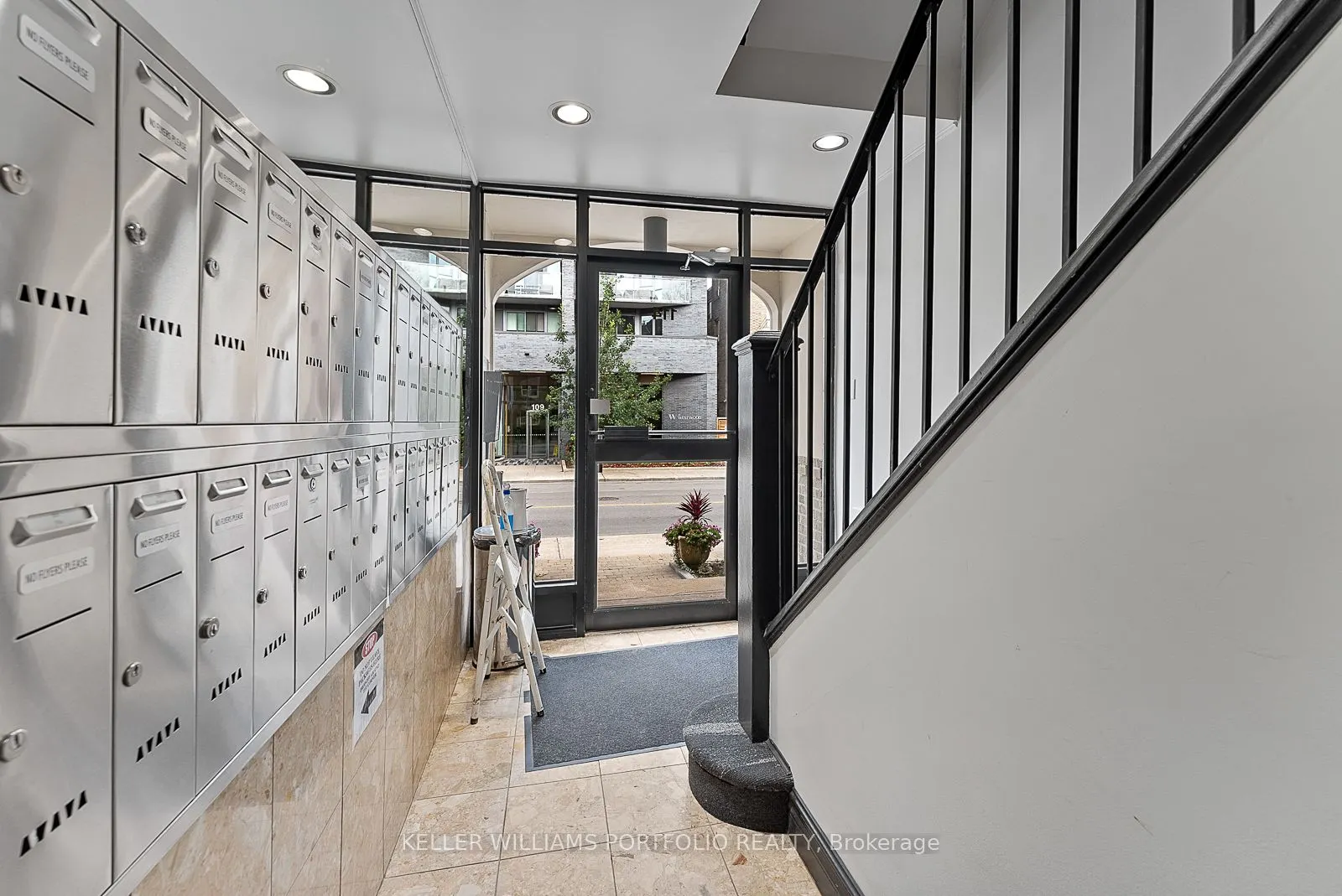 114 Vaughan Road, #402