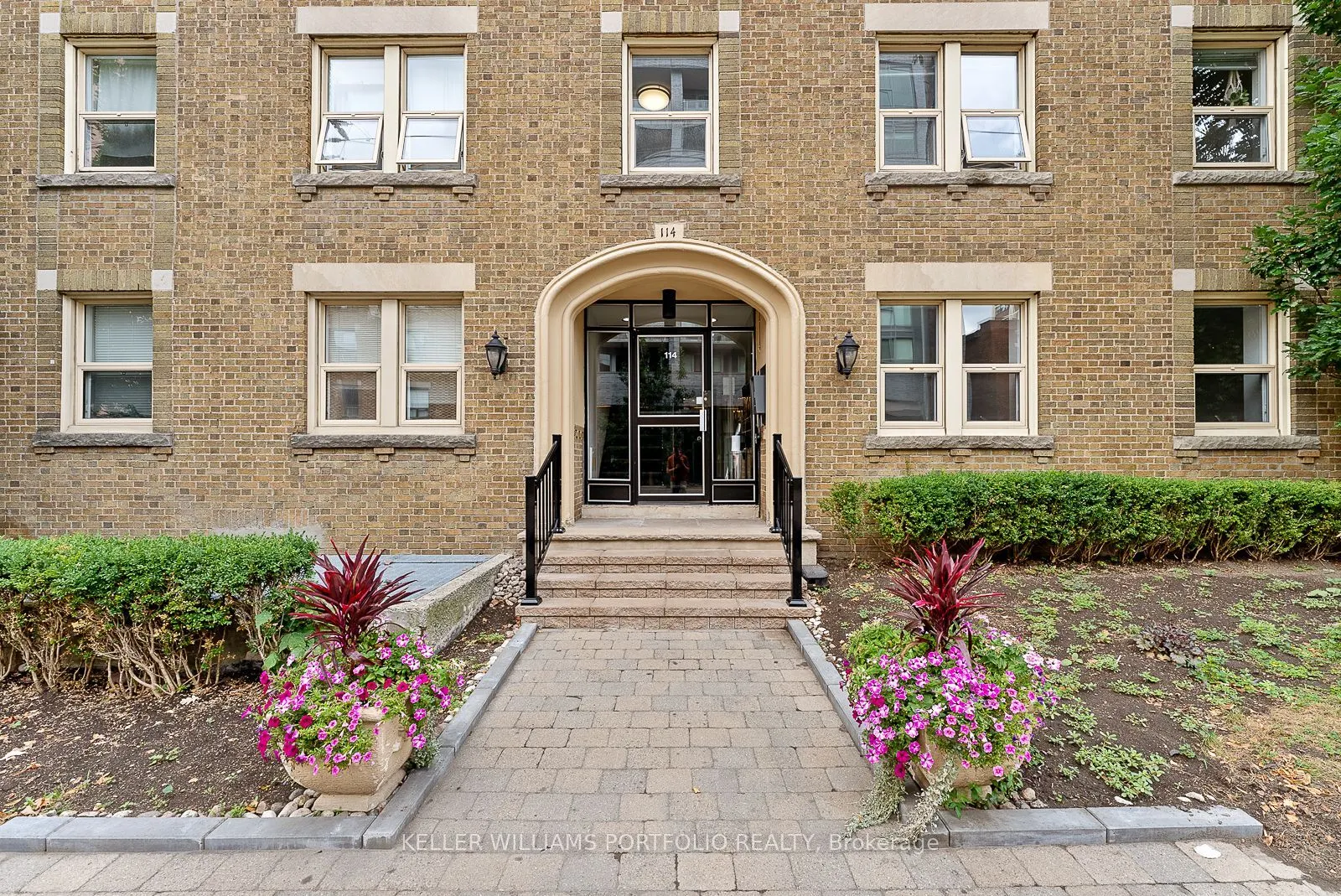 114 Vaughan Road, #402