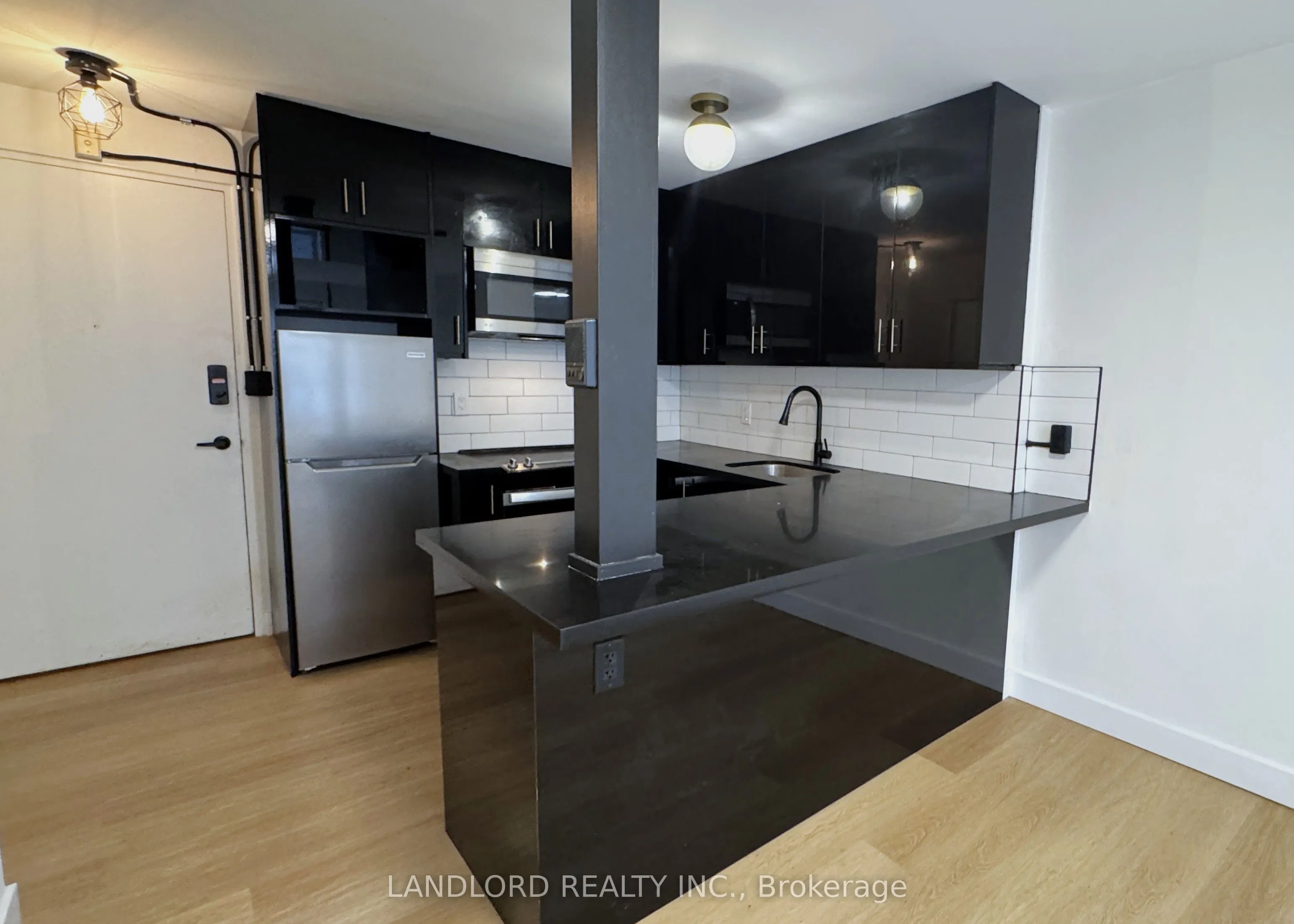 420 Eglinton Avenue E, #308