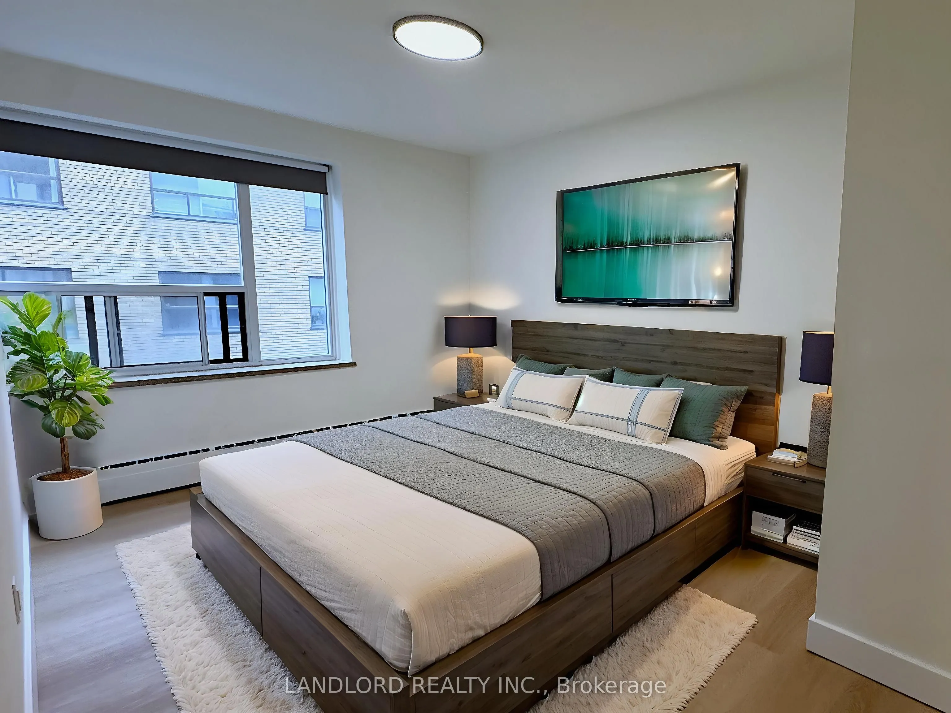 420 Eglinton Avenue E, #308