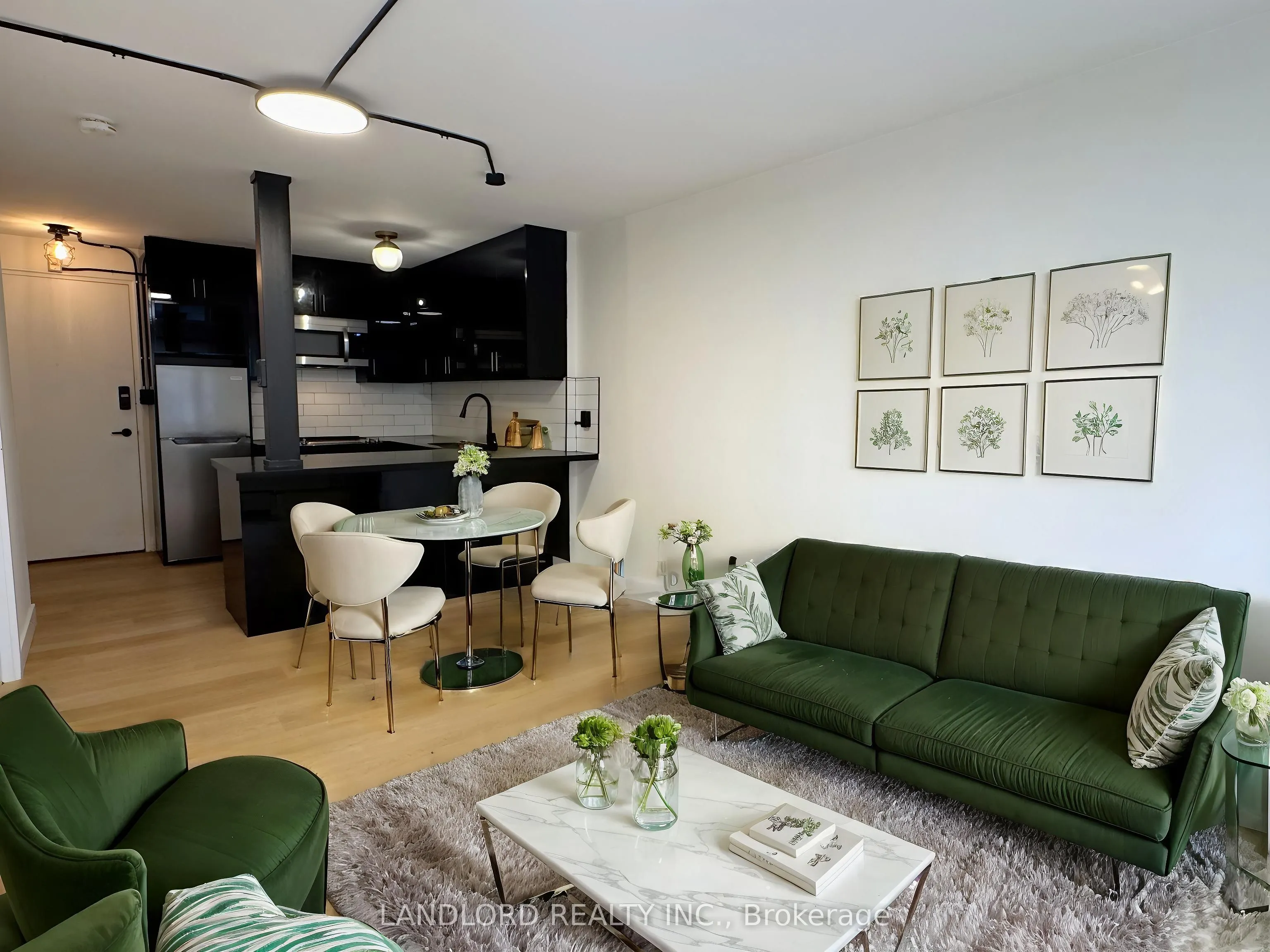 420 Eglinton Avenue E, #308