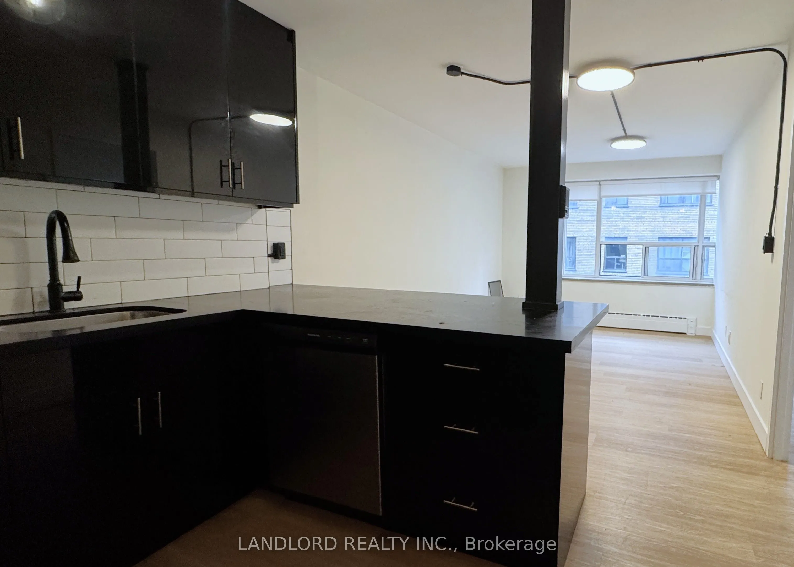 420 Eglinton Avenue E, #308