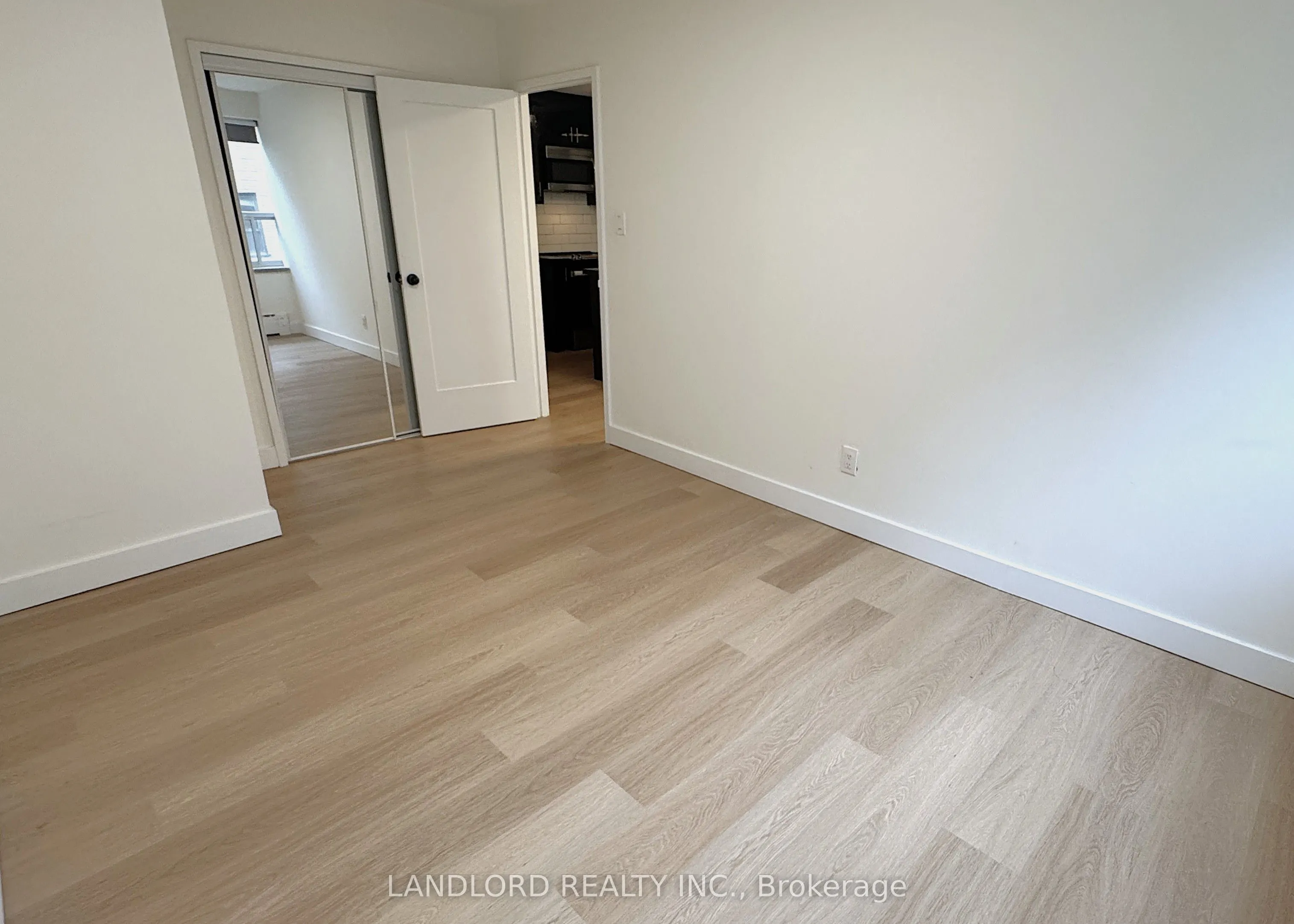 420 Eglinton Avenue E, #308