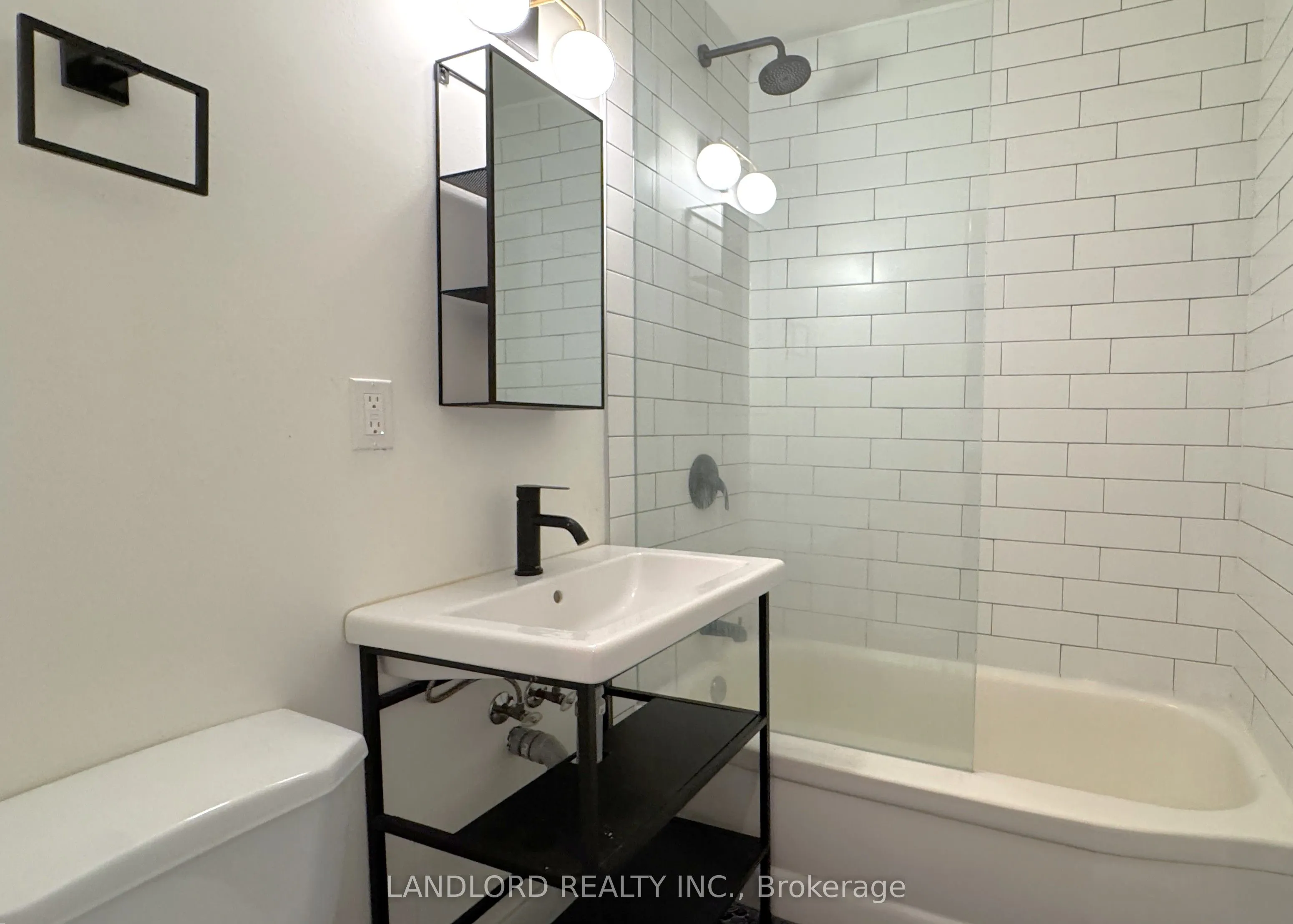 420 Eglinton Avenue E, #308