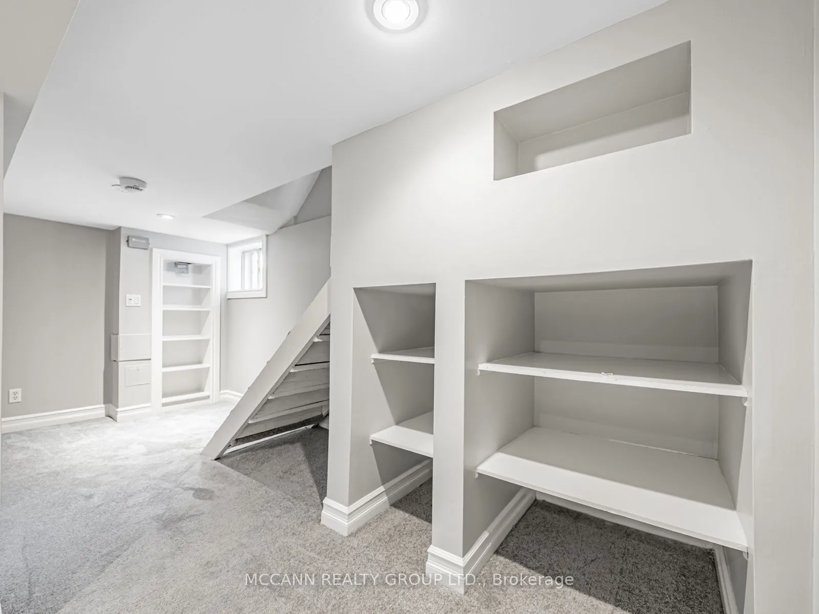 105 Ronan Avenue