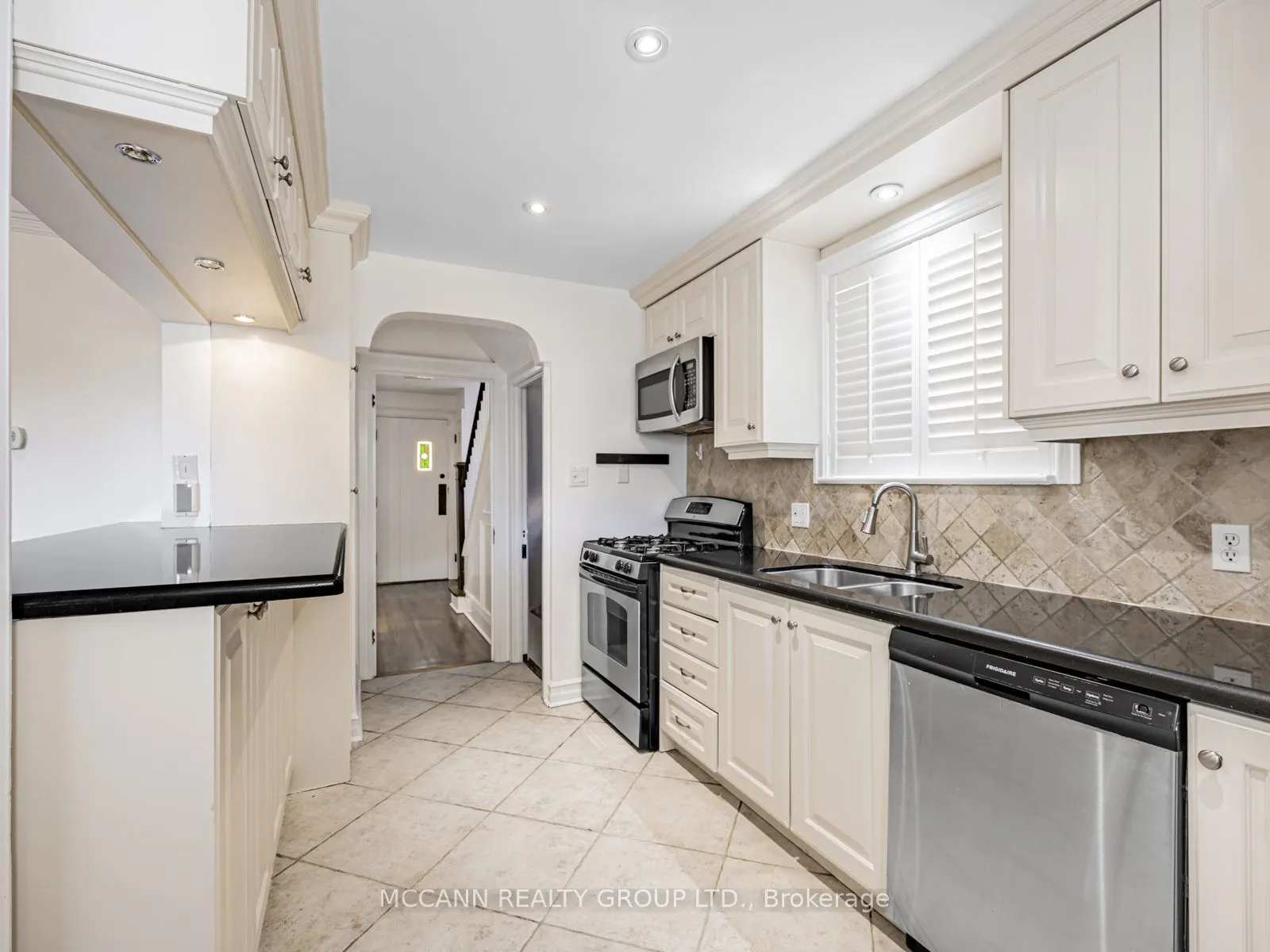 105 Ronan Avenue