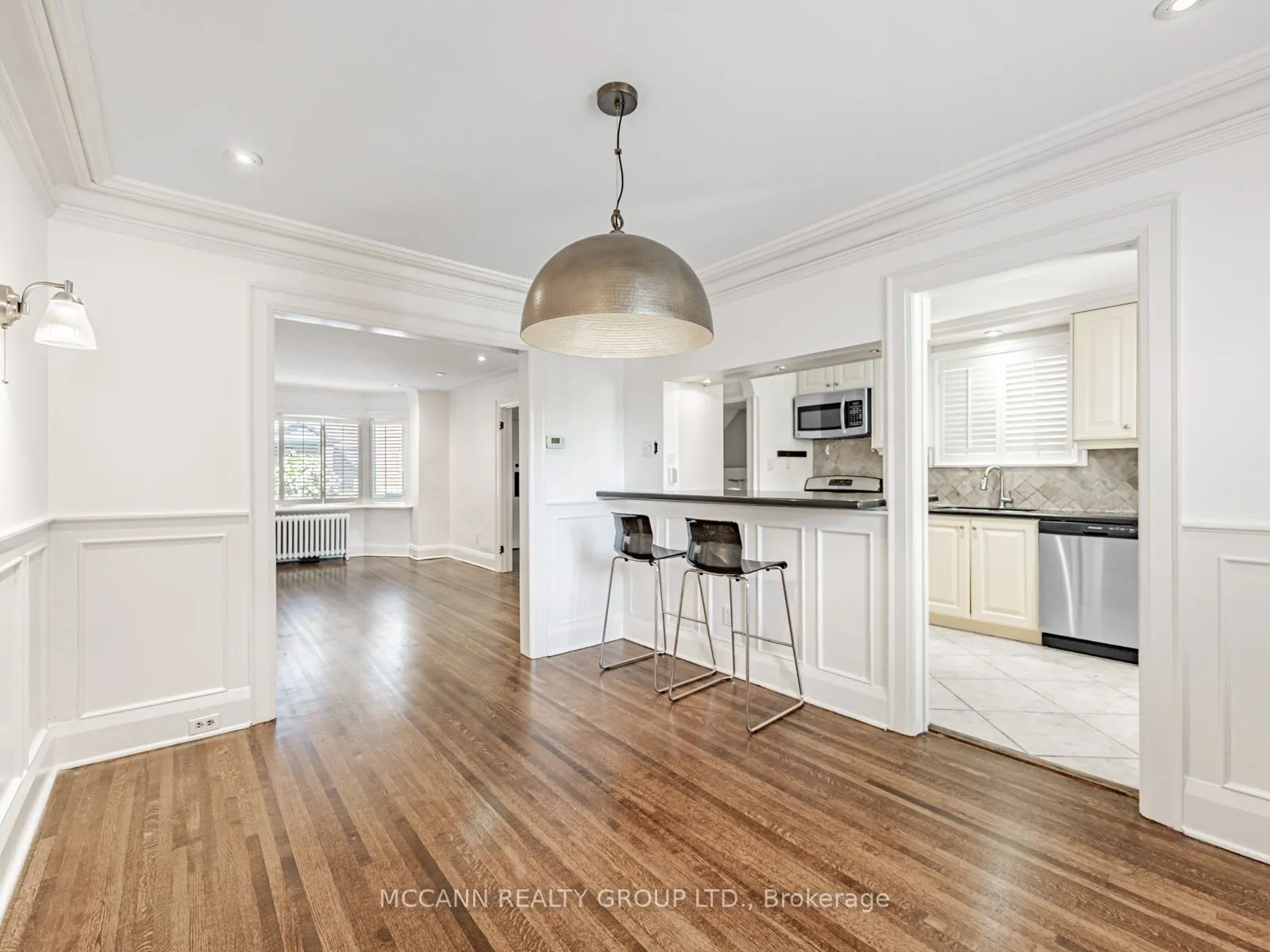 105 Ronan Avenue