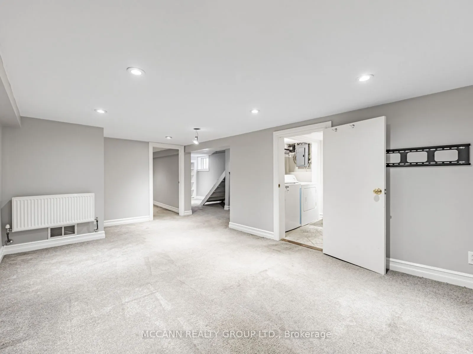 105 Ronan Avenue