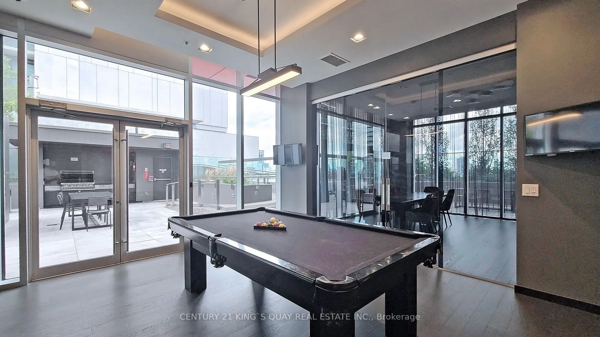 318 Richmond Street W, #606